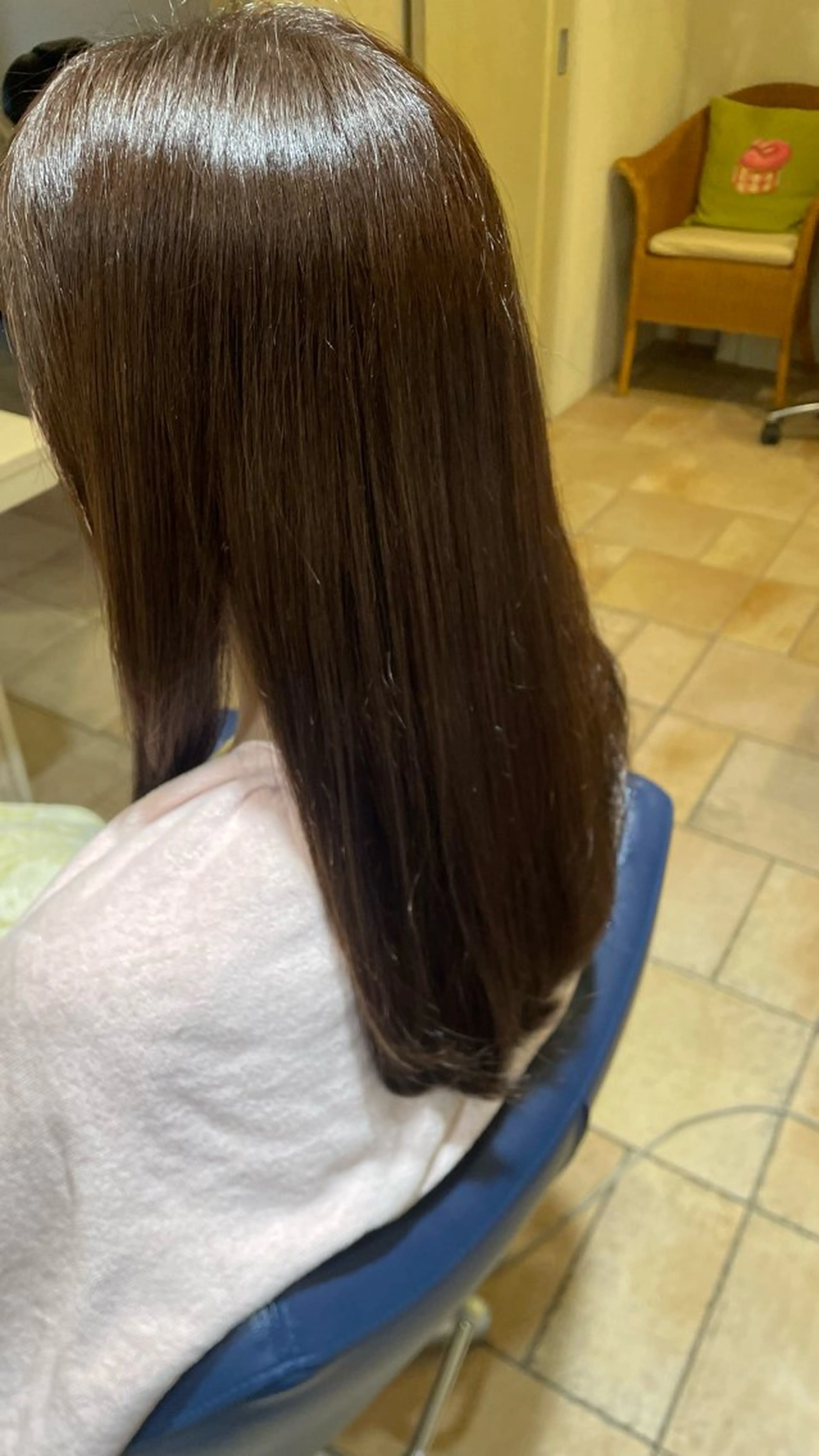 ミディアム カラー オーガニックカラー 顔周りカット レイヤーカット 谷岡 絵美のヘアスタイル