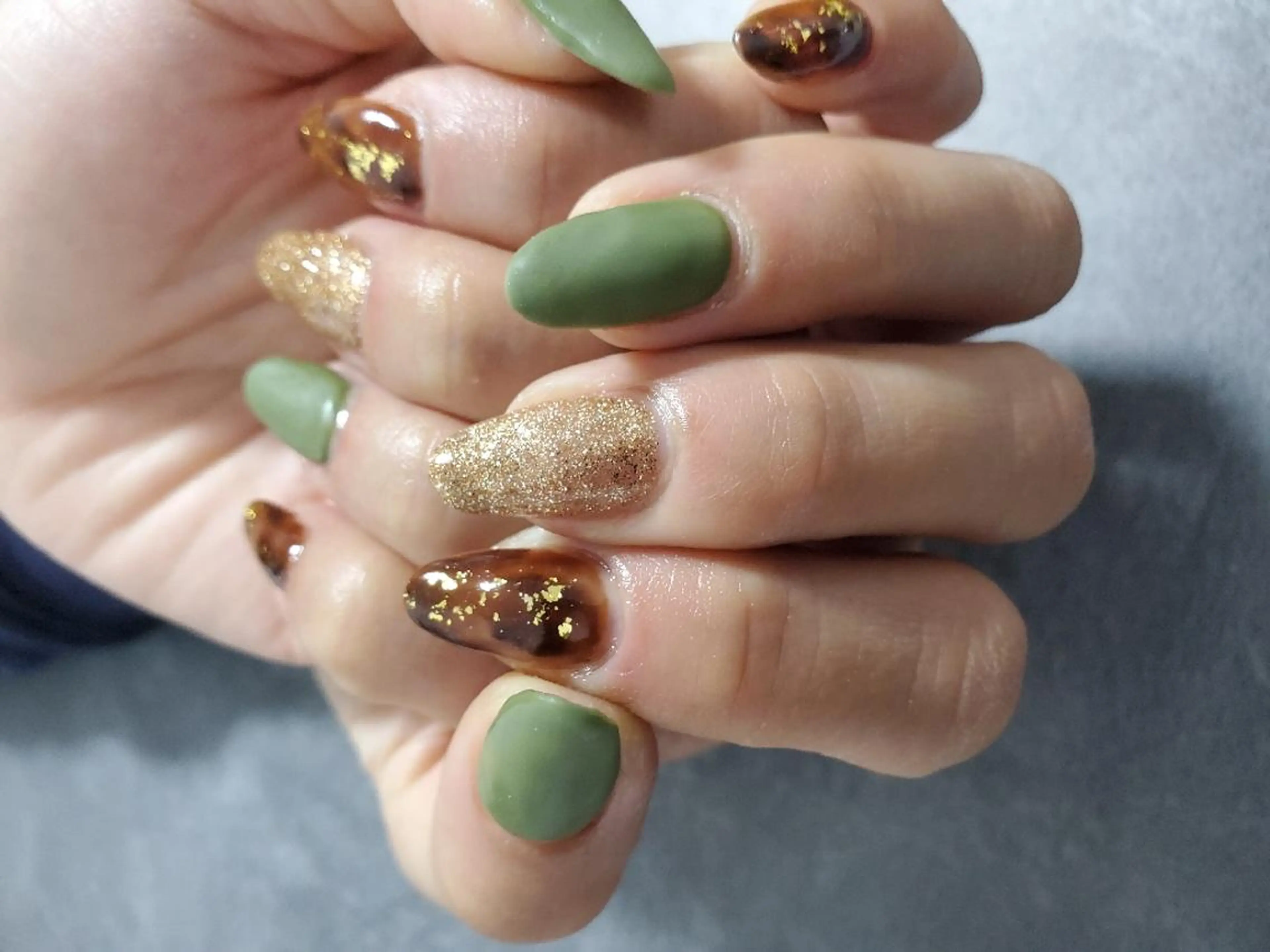 ネイル べっ甲ネイル ゴールド マットネイル Lea,Nail所属・松橋 愛のネイルデザイン