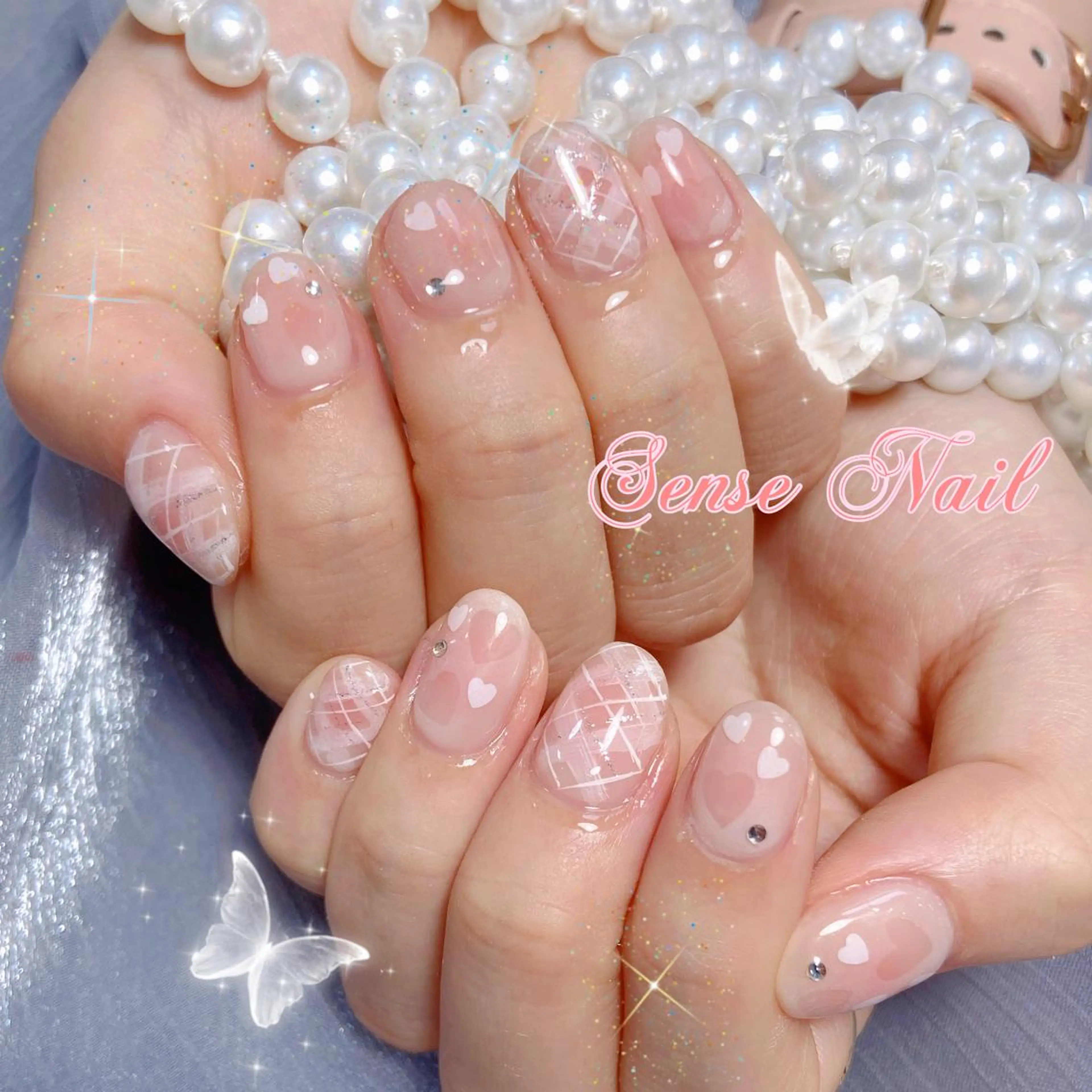 ネイル 🦋 Queenieのネイルデザイン