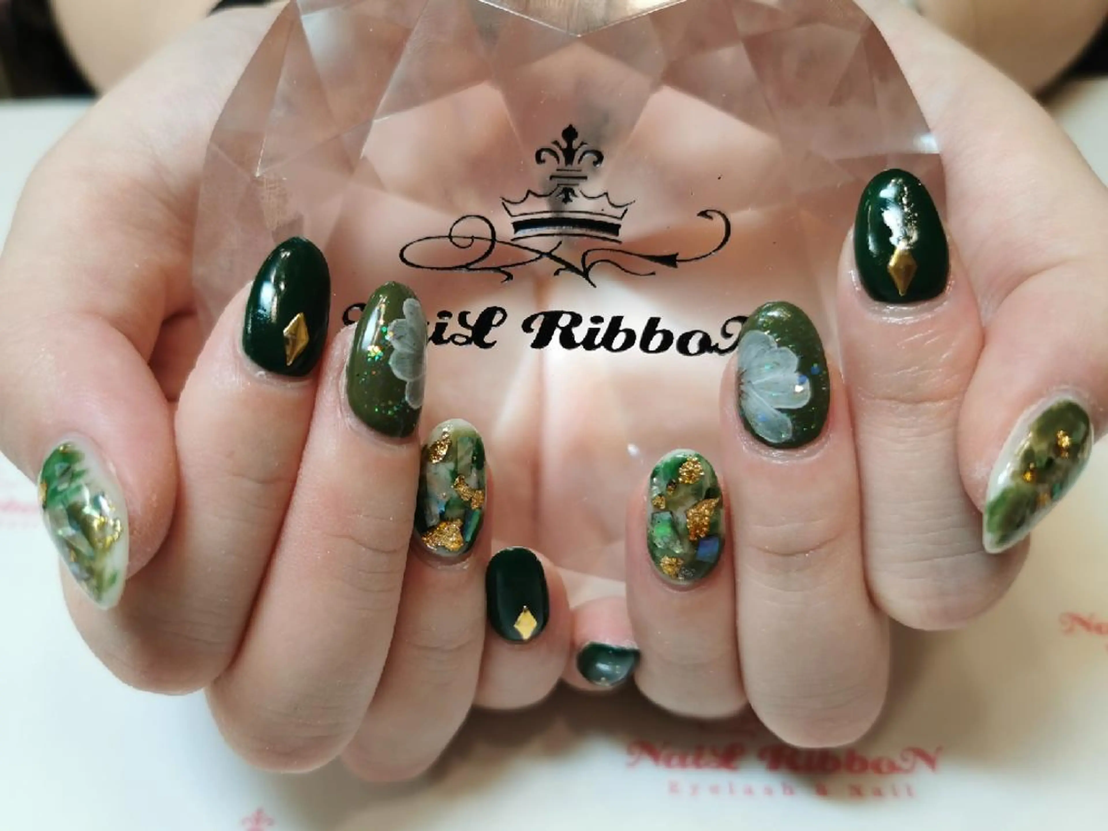ネイル ネイルリボン 受付スタッフのネイルデザイン