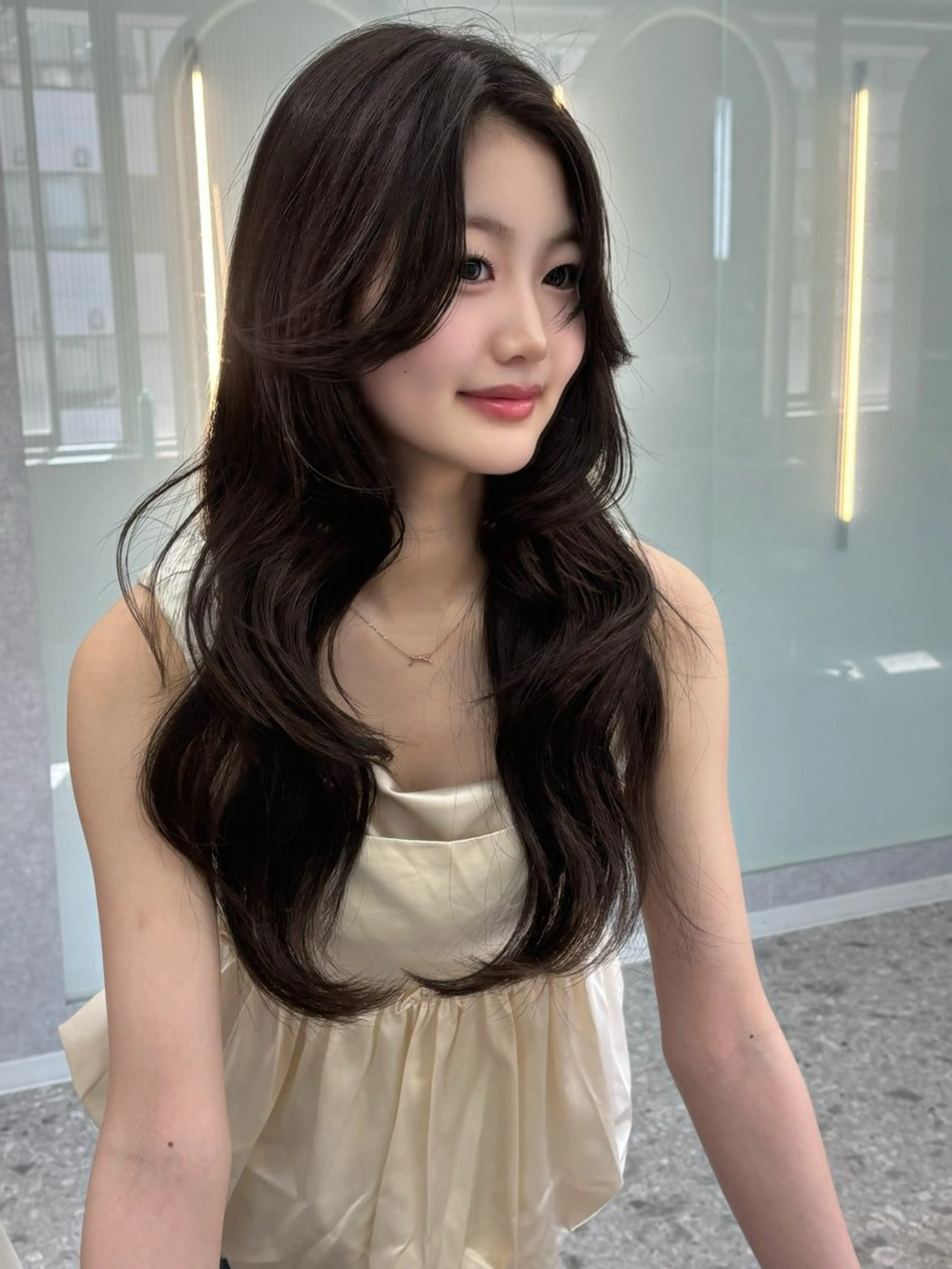 ロング 韓国風ヘア レイヤーカット ロング 似合わせカット カット ヘアカラー トリートメント 西尾 彩那のヘアスタイル