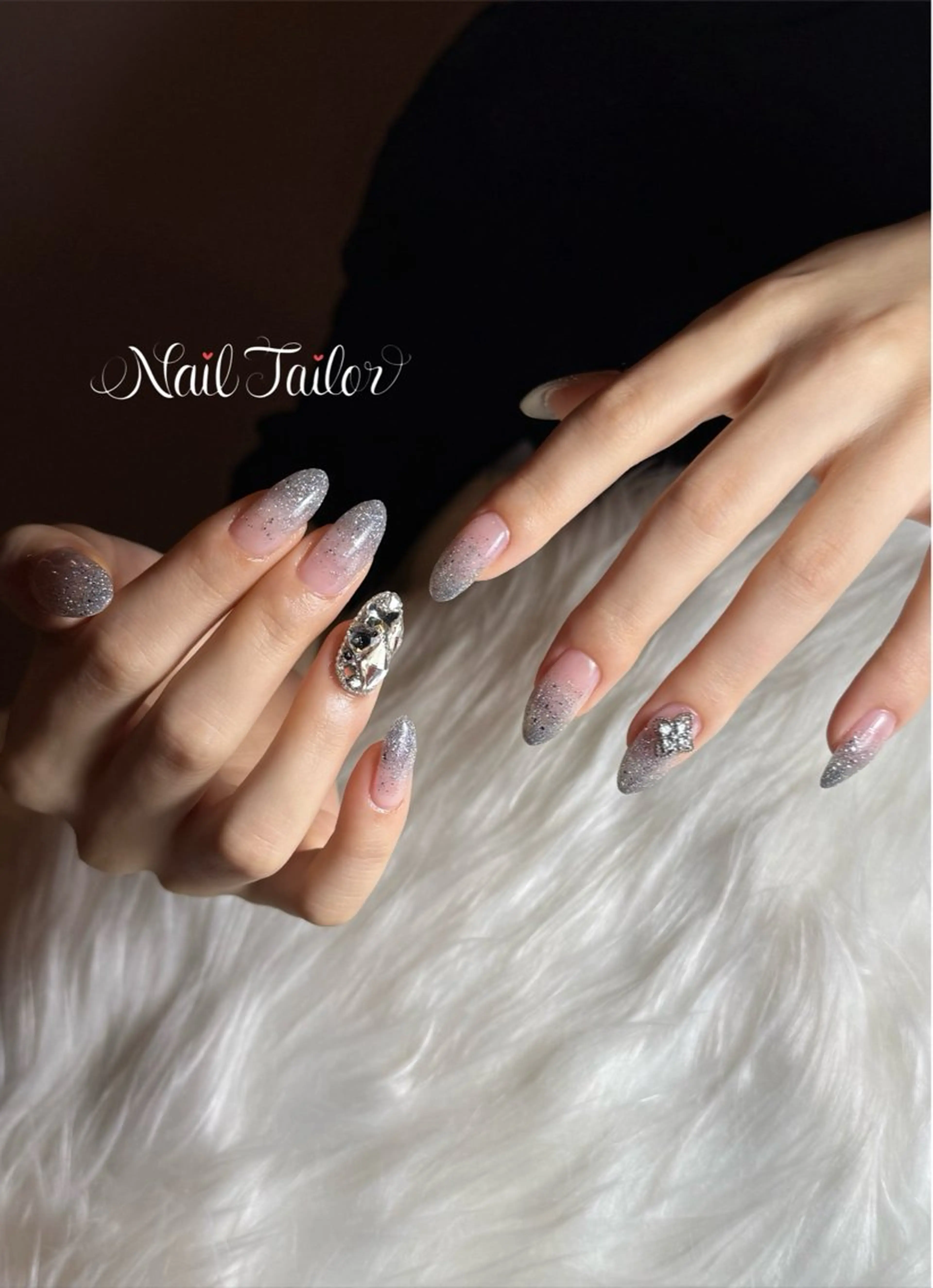ネイル フラッシュネイル ラメ(グリッター) ラメグラデーション ロングネイル ストーンネイル ハンドネイル NailTailor ネイルテイラーのネイルデザイン