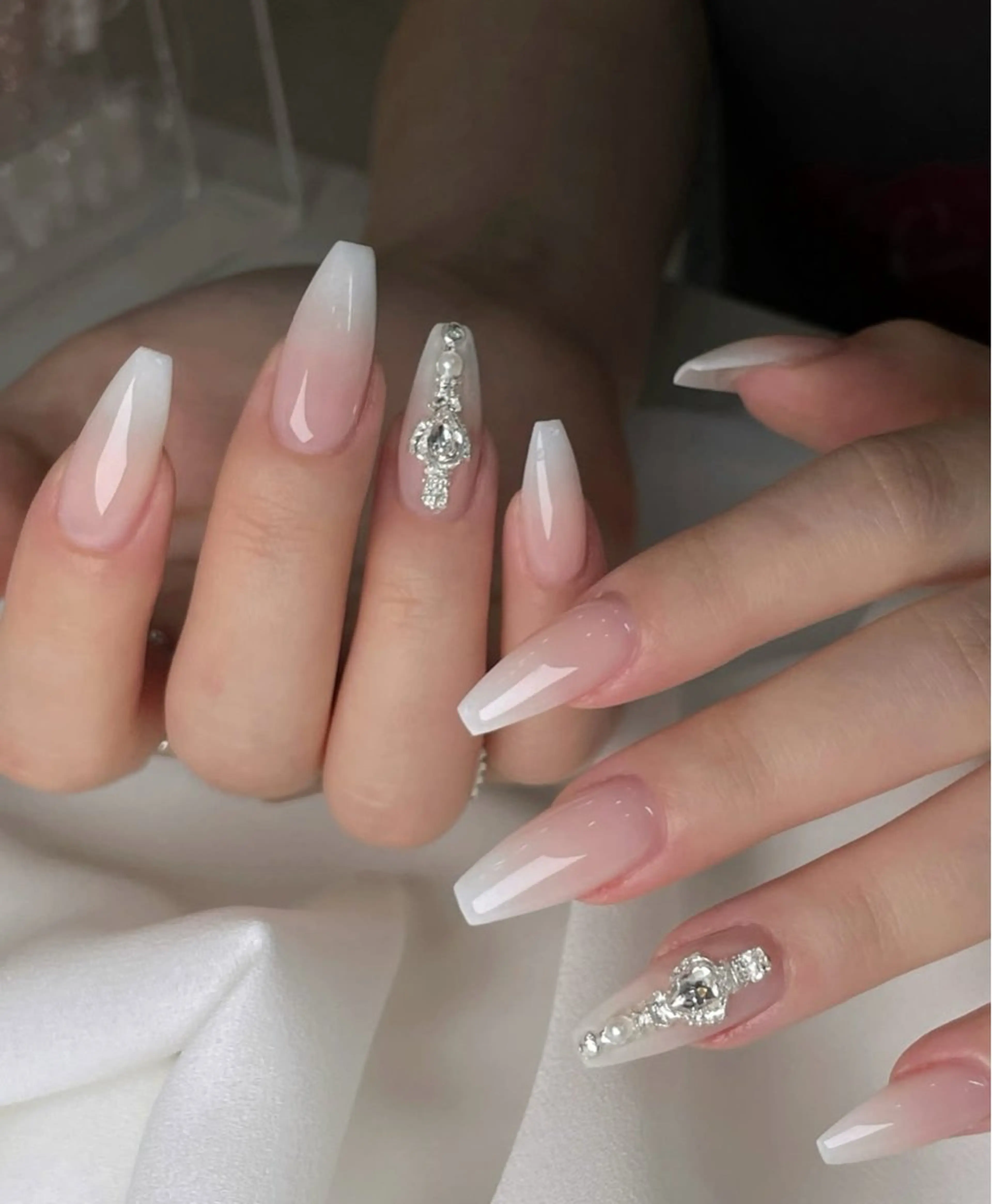 ネイル アニマル柄 オーロラネイル チークネイル フラッシュネイル ジェルネイル ハンドネイル Hinaa 池袋のネイルデザイン