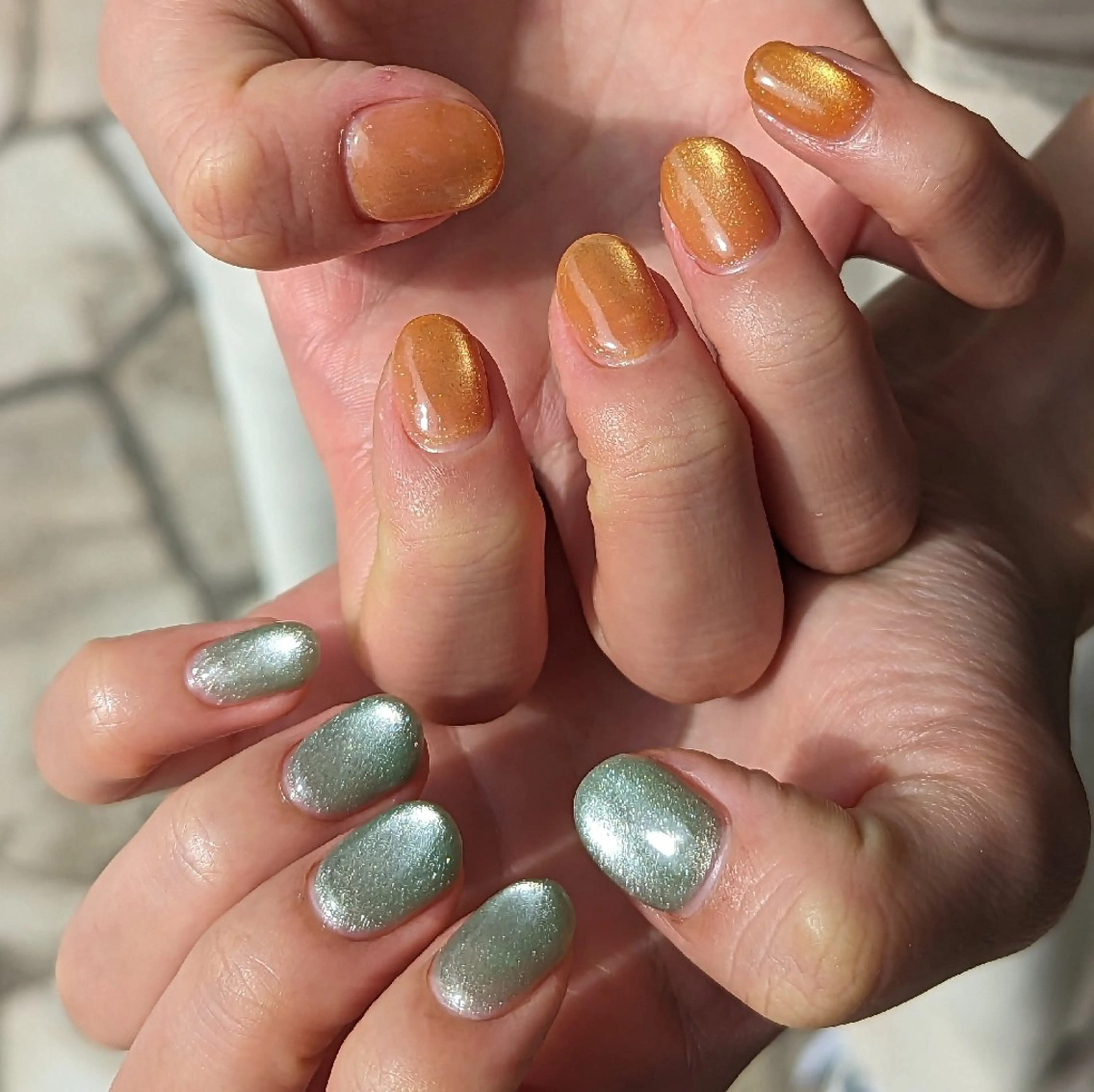 ネイル グリーン マグネットネイル オレンジ ハンドネイル ナリタ・ マミのネイルデザイン