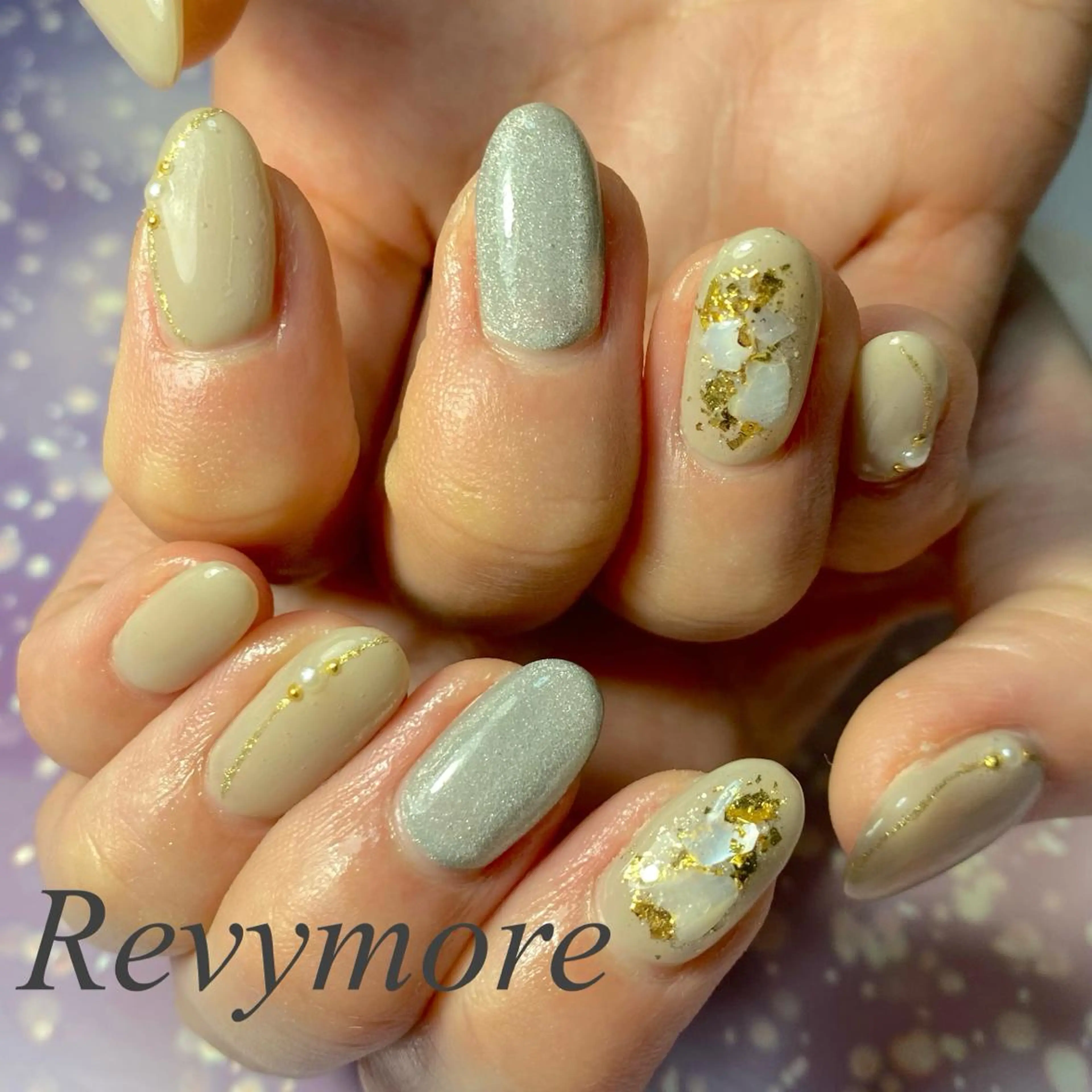 ミディアム ネイル ジェルネイル マグネットネイル ニュアンスネイル オフィスネイル シンプルネイル nail salon Revymoreのネイルデザイン