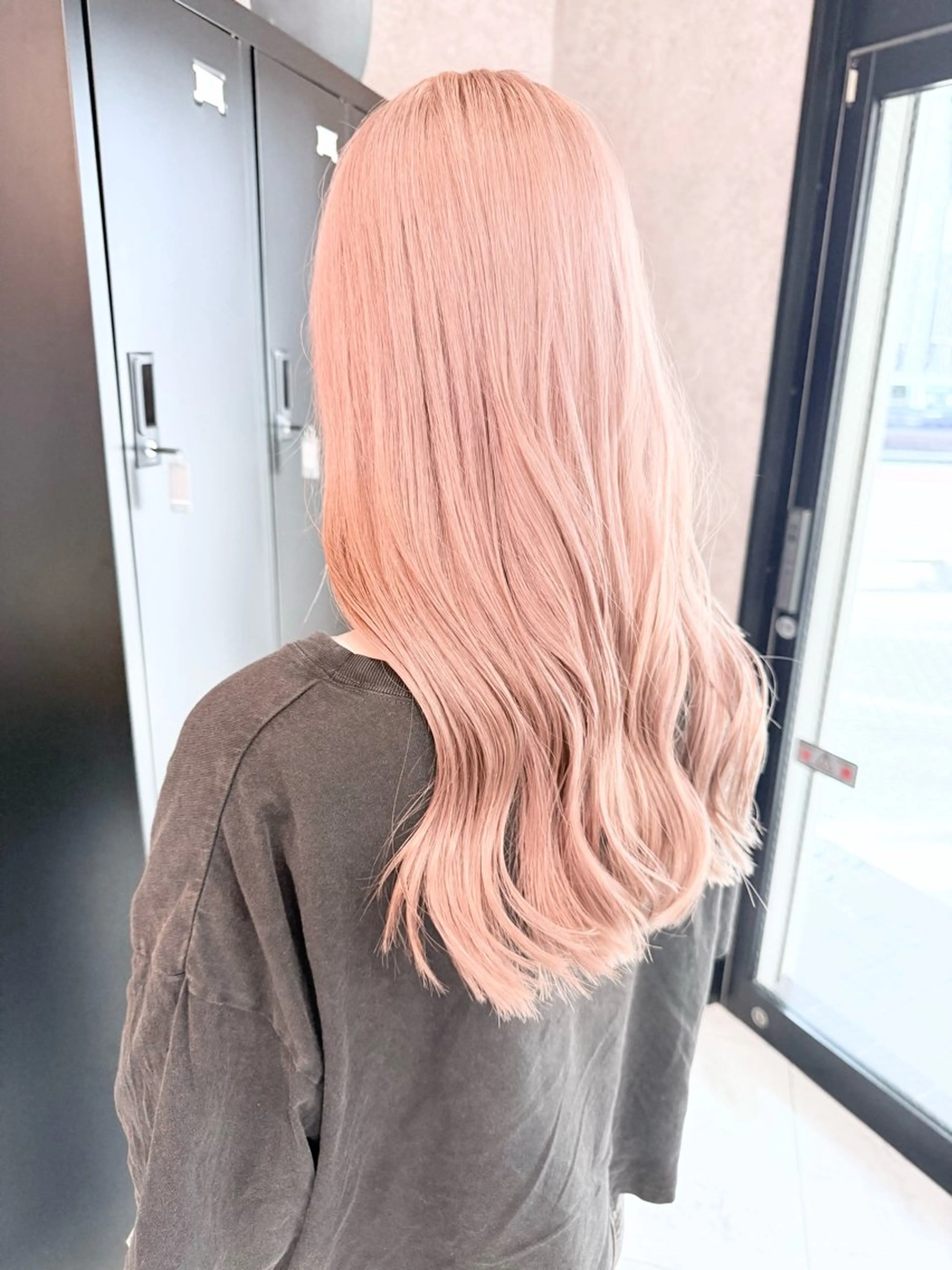 セミロング カラー 🌺ハイトーン🌺 矢葺 なぎさ🌺🌺のヘアスタイル