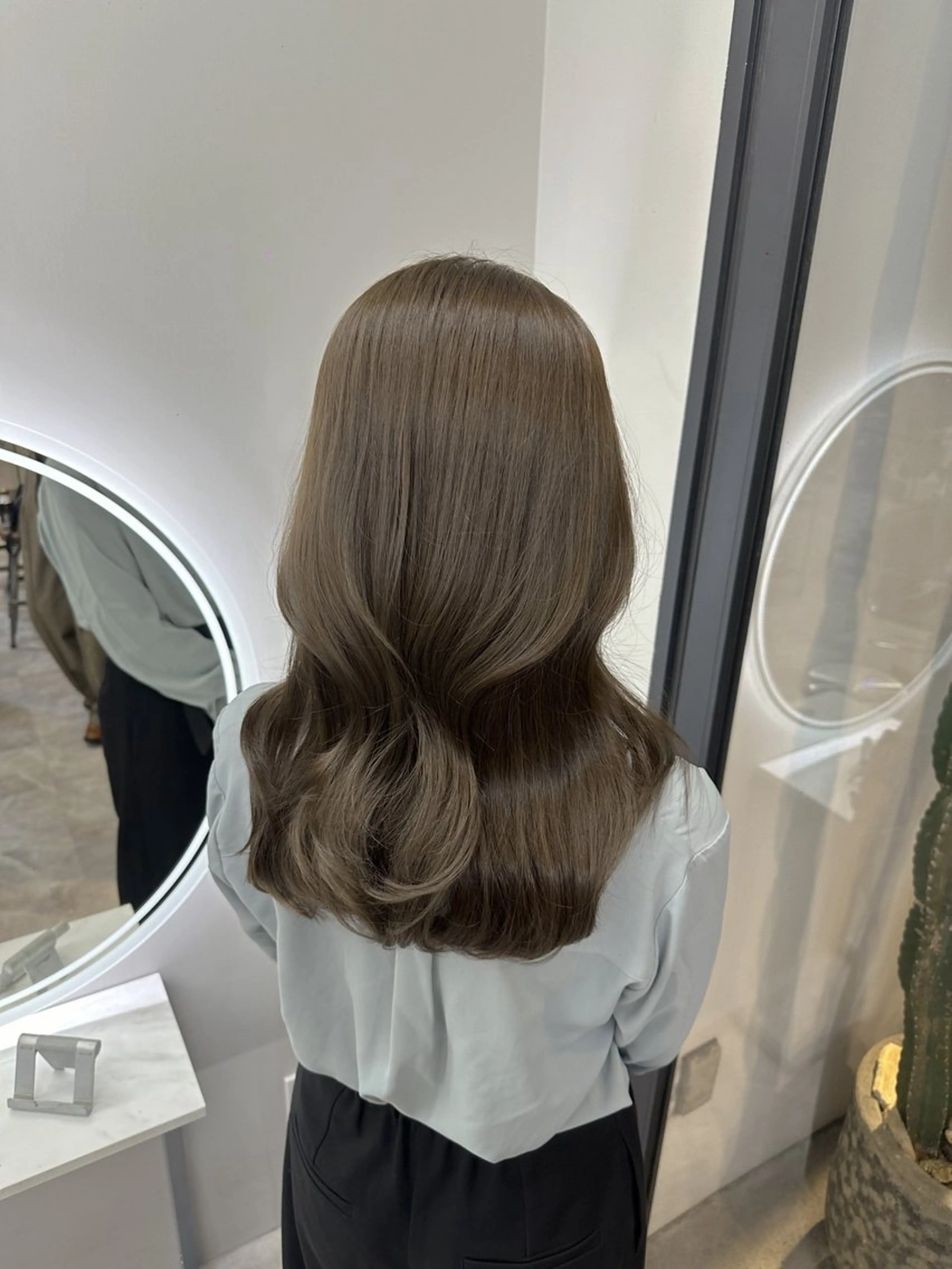 セミロング 🧸🍯ダブルカラー モデルmio🍯🧸のヘアスタイル