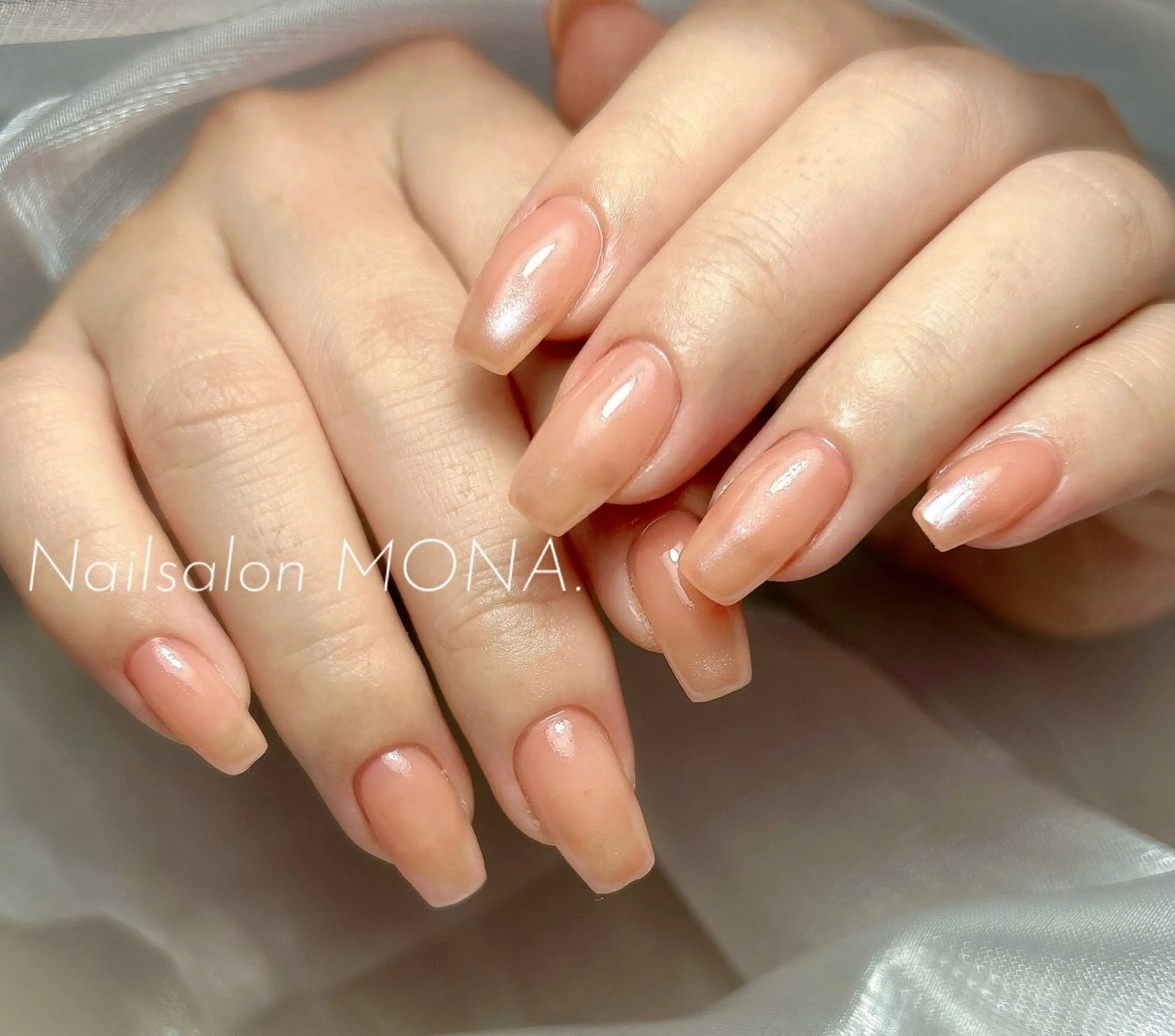 ネイル オーロラネイル グラデーション ワンカラーネイル ハンドネイル Nailsalon MONA.のネイルデザイン