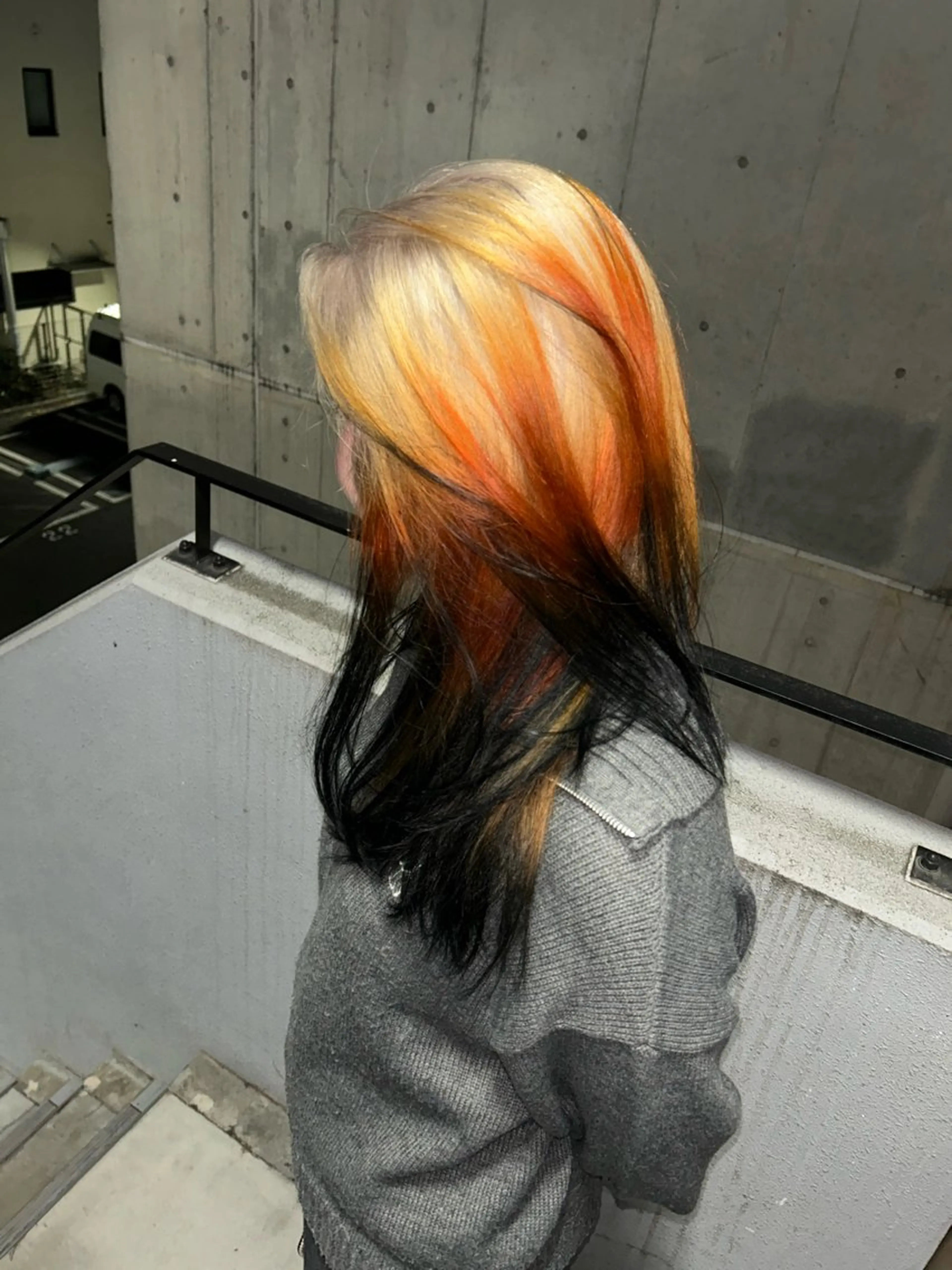 ロング カラー ヘアカラー 履歴修正屋さん／ ブロンド／ホワイトのヘアスタイル