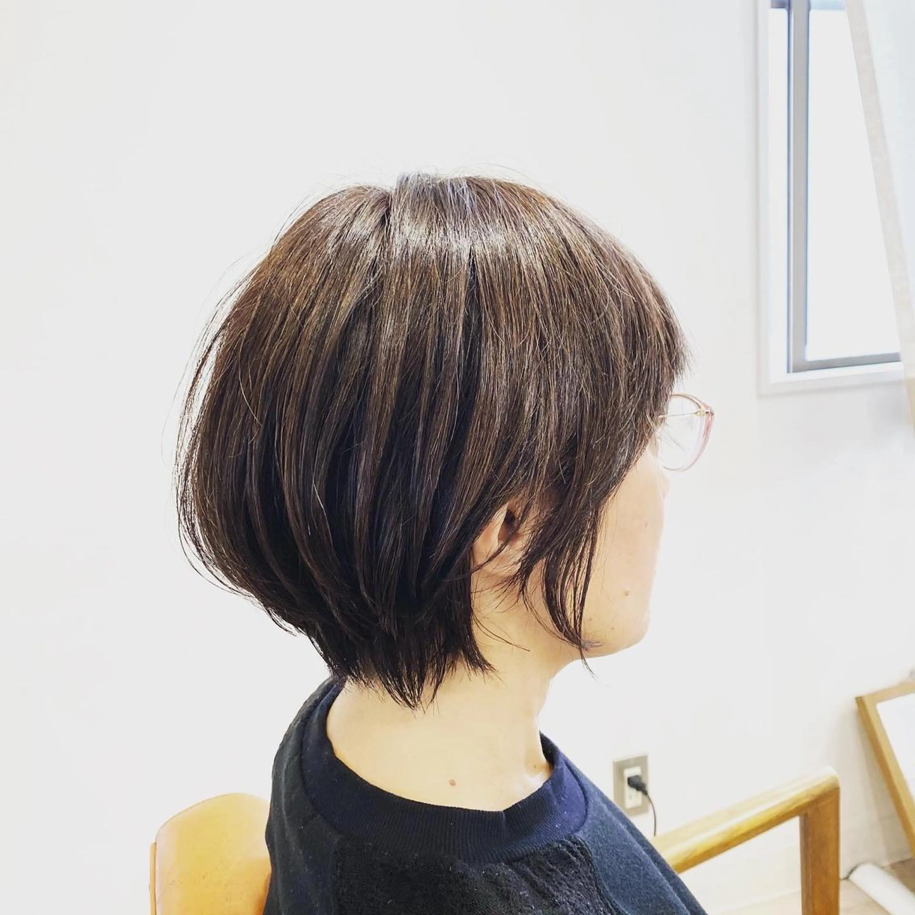 ショート カラー 赤間 飛鳥のヘアスタイル