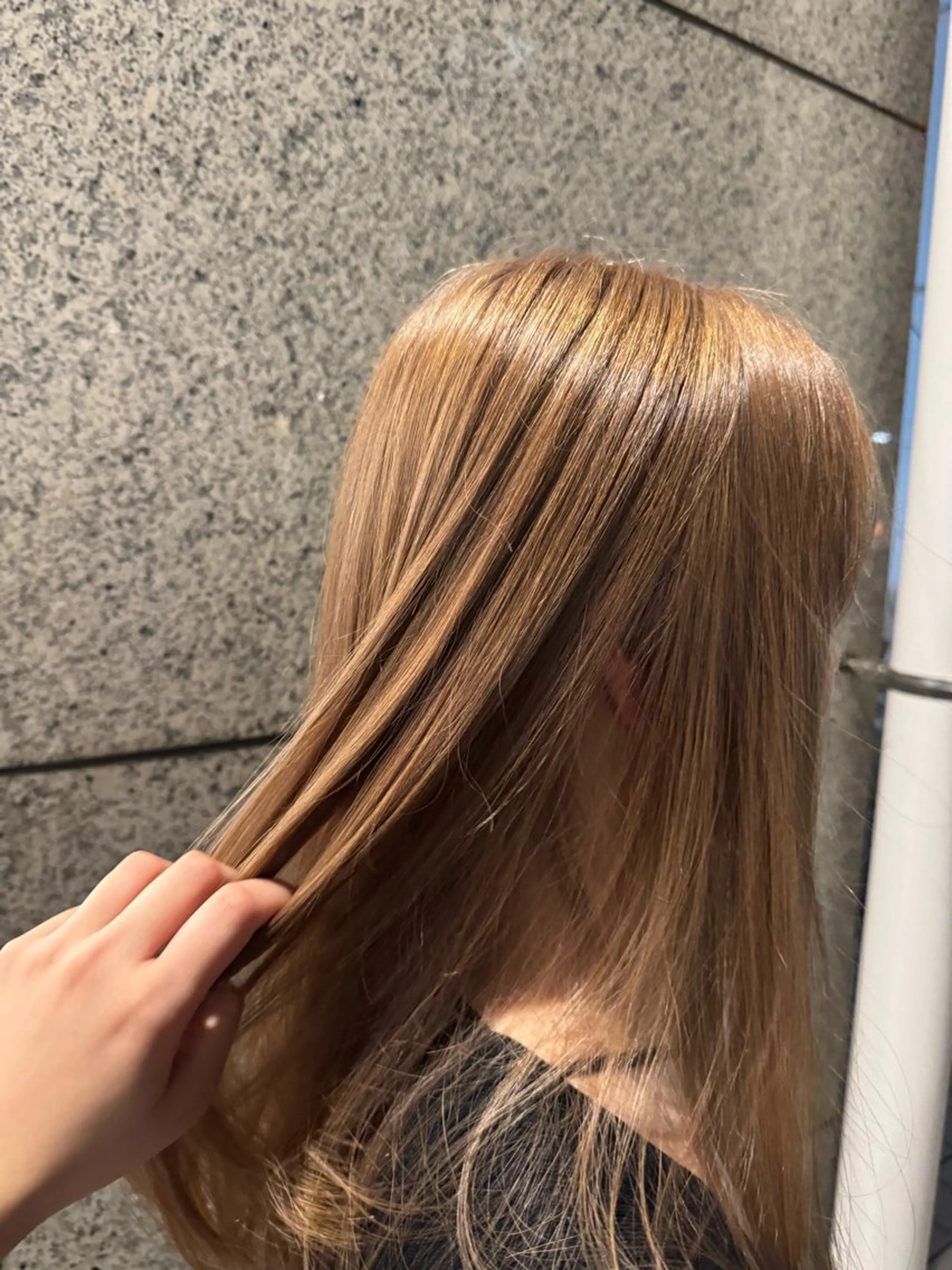 カラー ベージュカラー ブリーチ ミルクティーベージュ ハイトーン/艶カラー /ケアブリーチ/香音のヘアスタイル