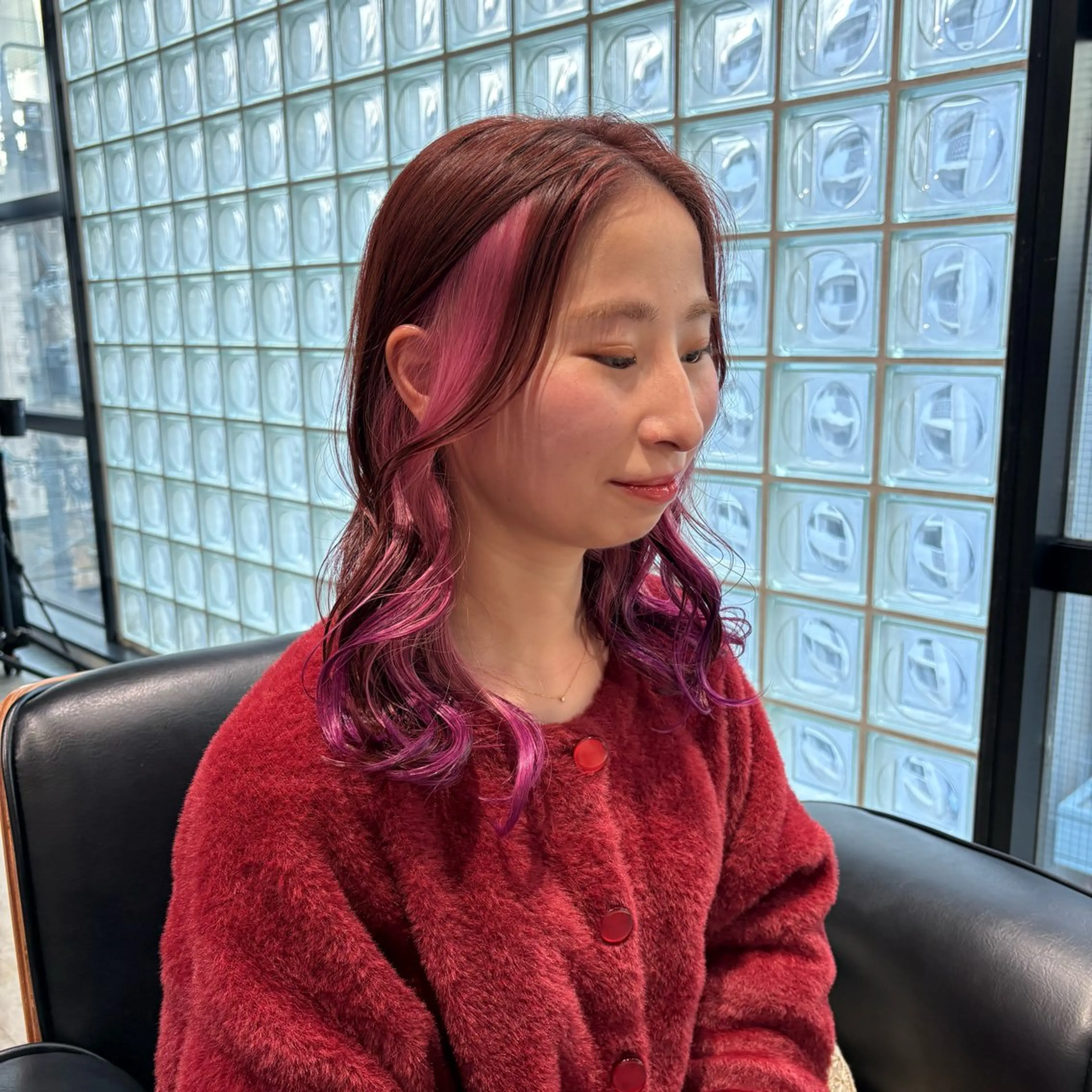 セミロング カラー ブリーチ ブラウンカラー グラデーションカラー ブリーチなしカラー ピンクカラー パ ルのヘアスタイル