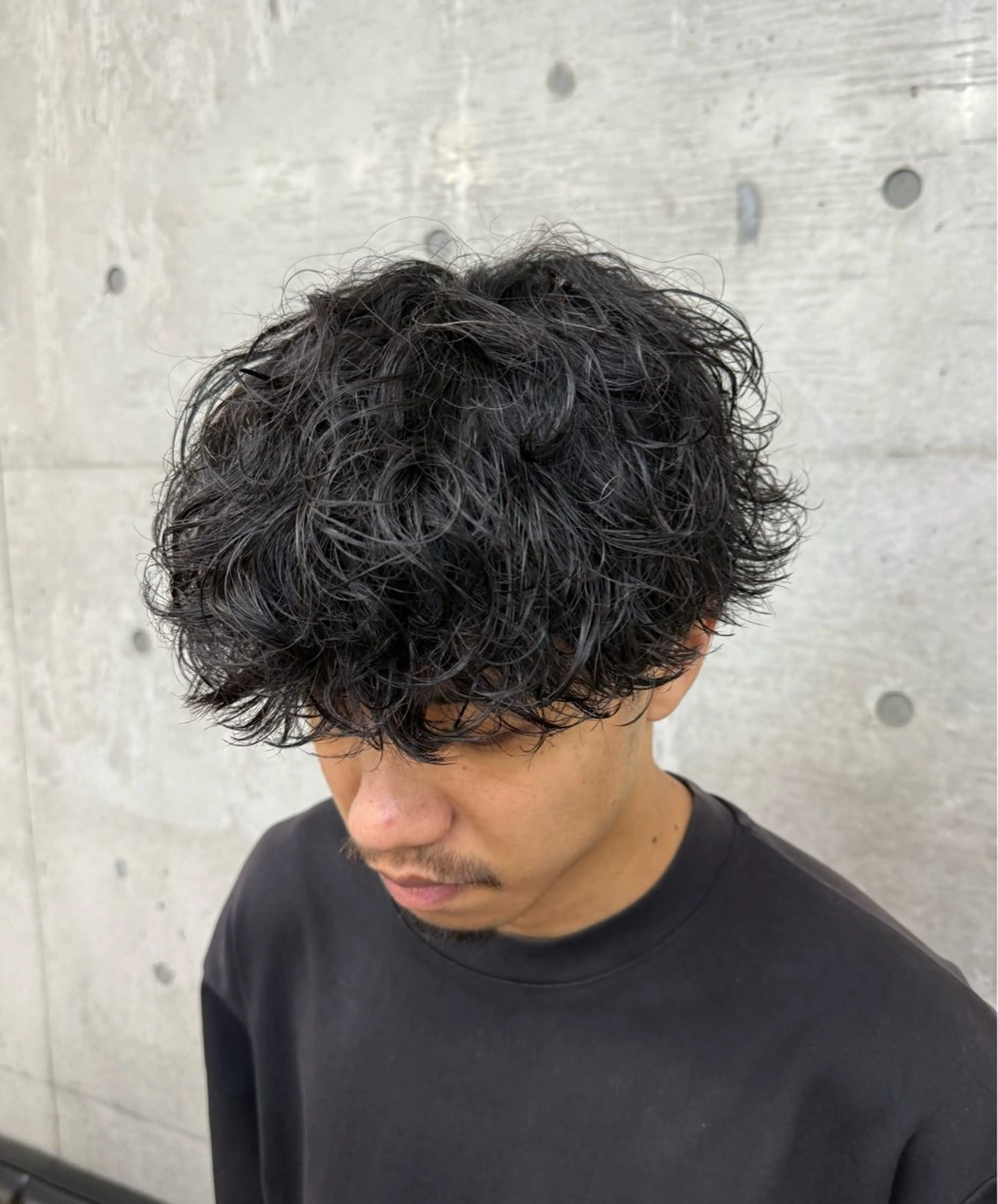 ミディアム パーマ メンズ ミディアムパーマ メンズパーマ カット パーマ Yui/ショート /シャドウパーマのヘアスタイル