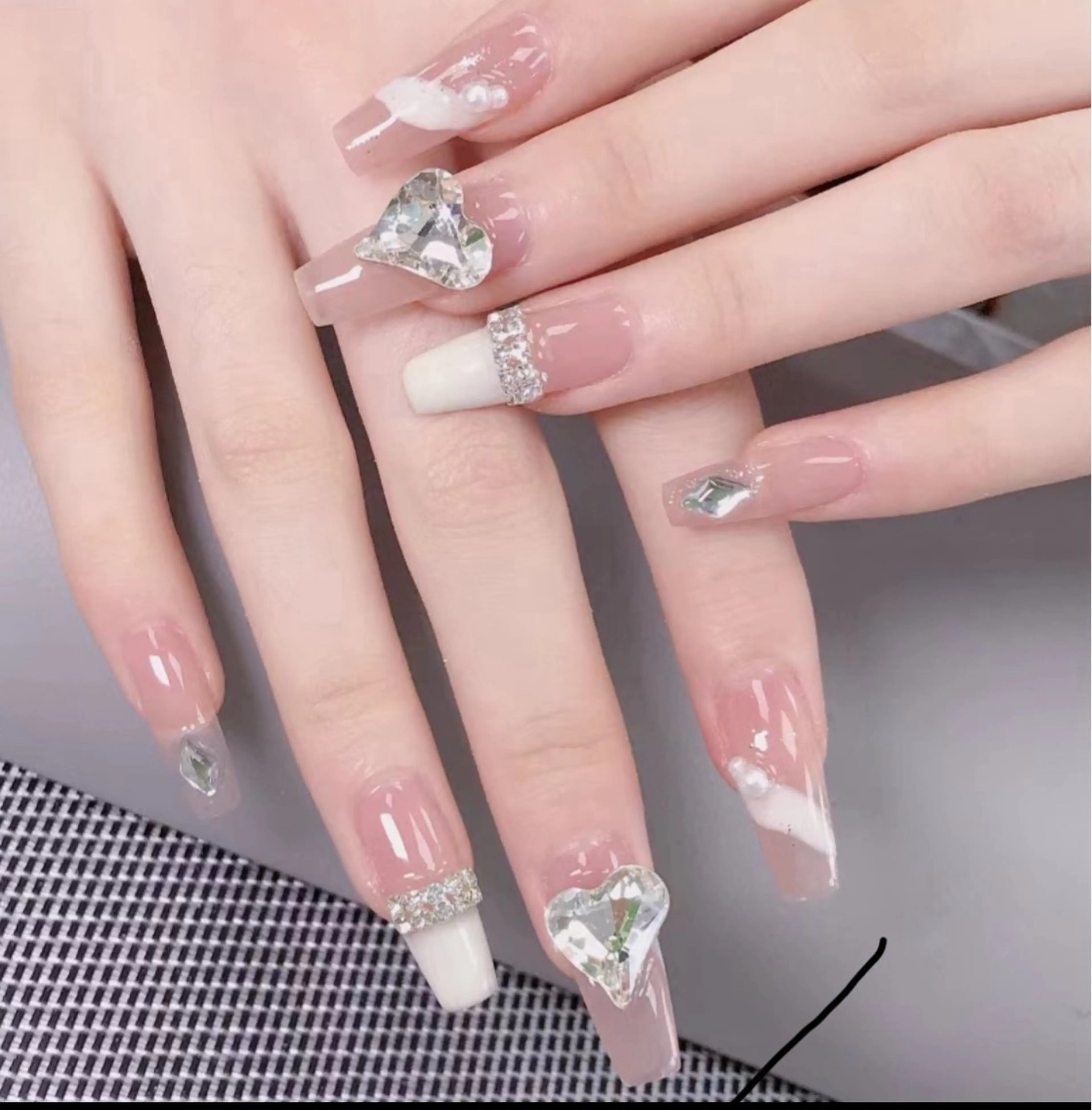 ネイル LULU Nail salonみどりのネイルデザイン