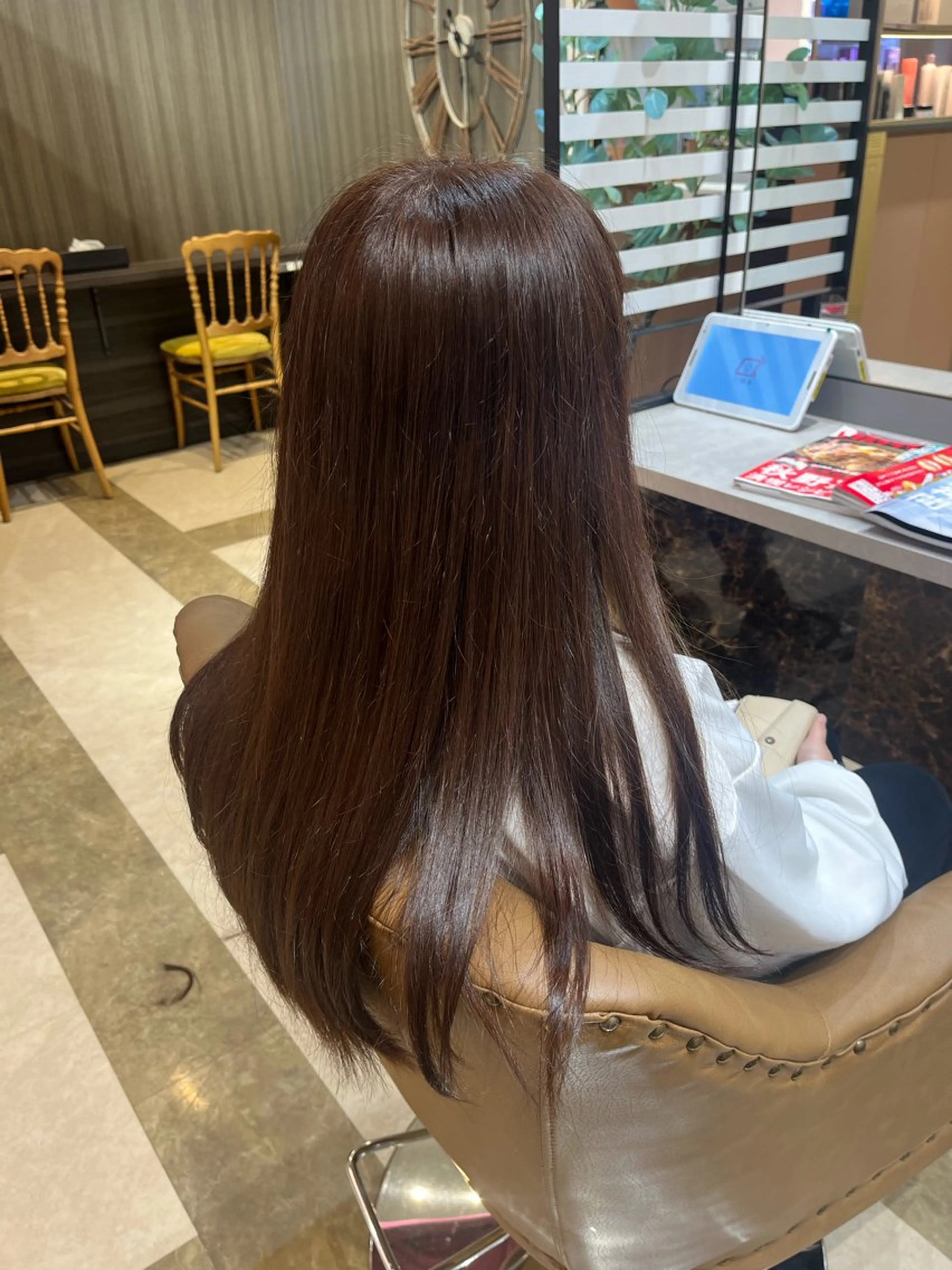 ロング 鳥見 若菜のヘアスタイル