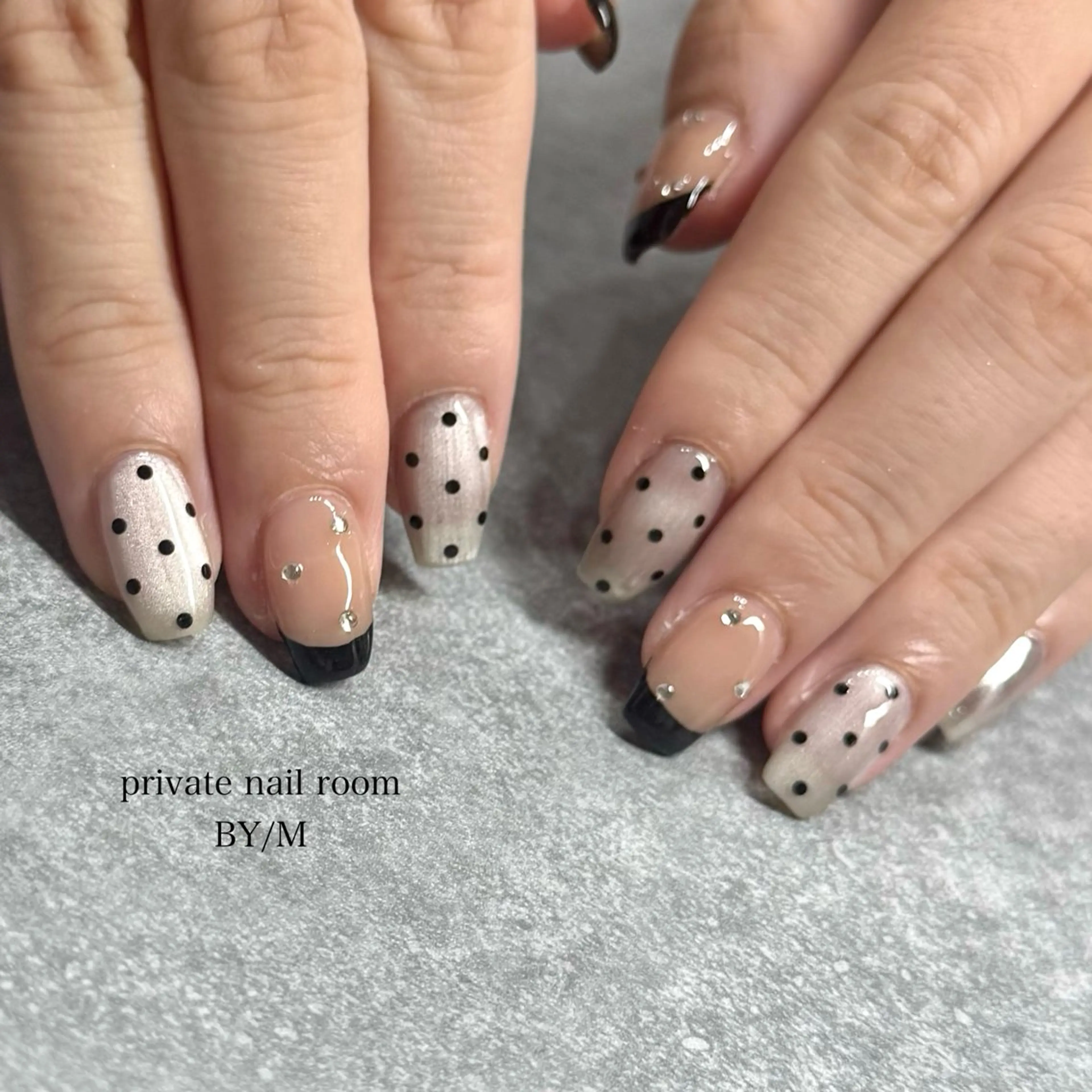 ネイル ドット フレンチネイル 氷ネイル・うるうるネイル マグネットネイル ミラーネイル ハンドネイル BY / Mのネイルデザイン