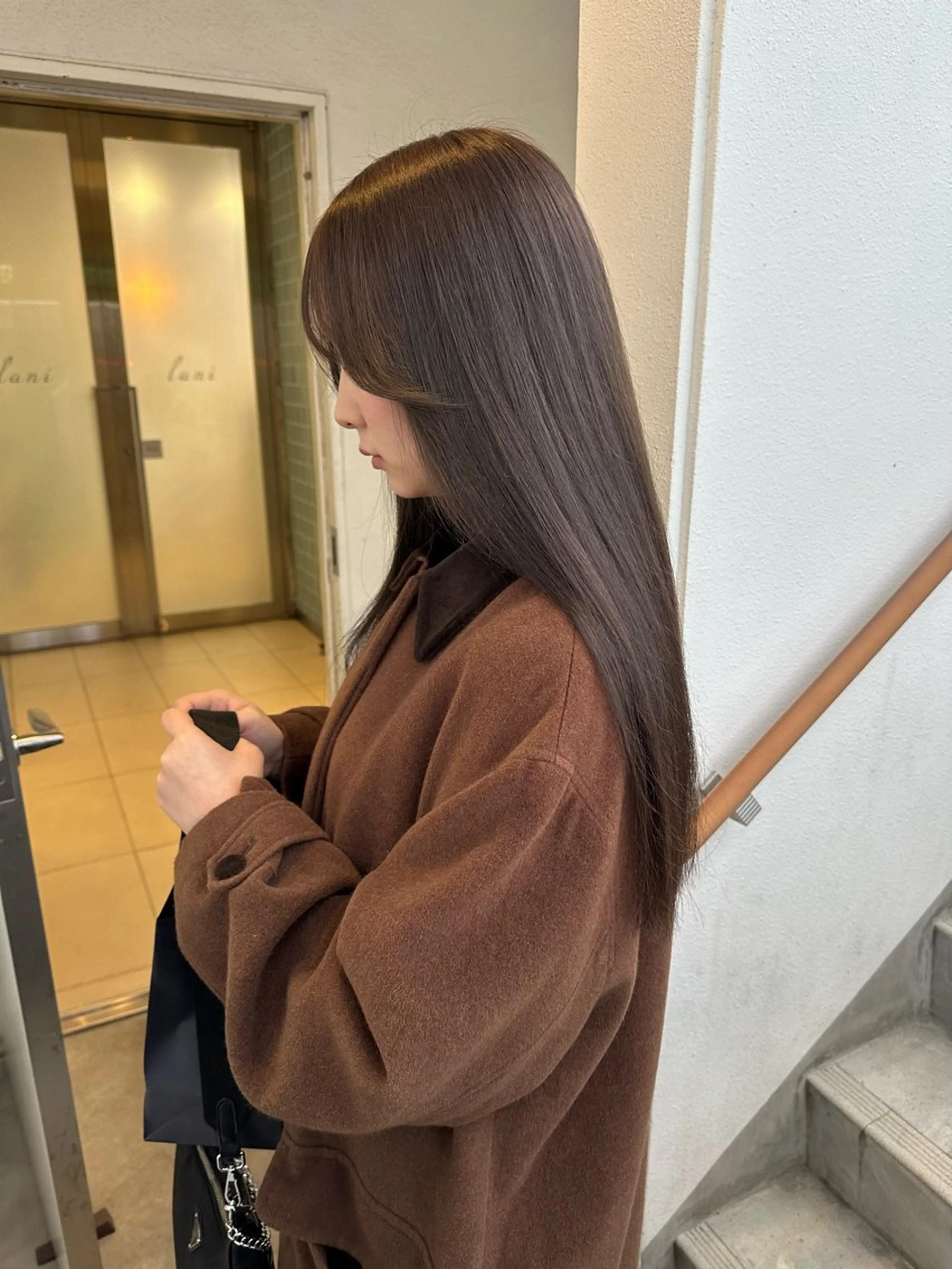 ロング KAORU オリーブカラーのヘアスタイル