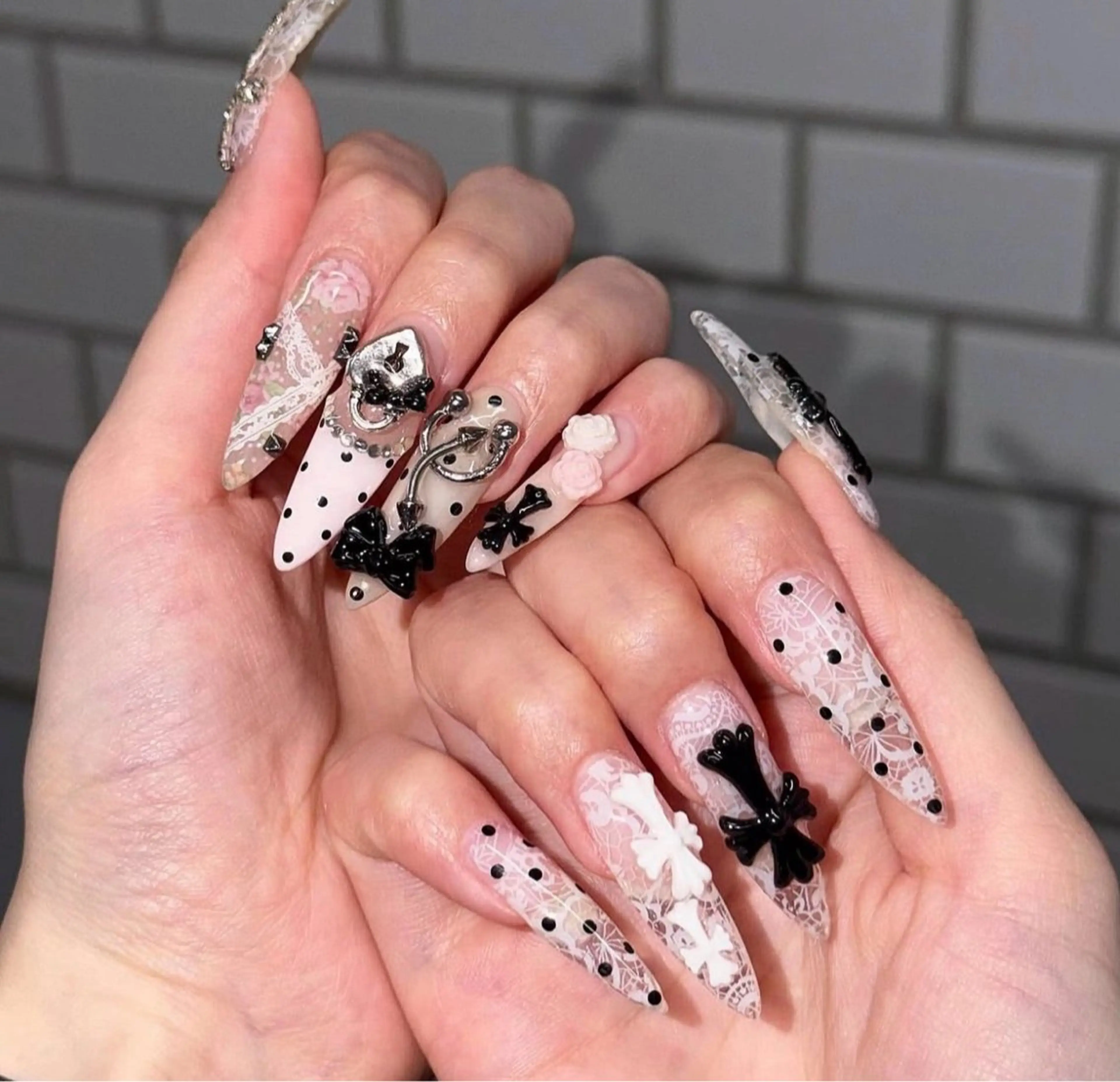 ネイル 長さ出し フレンチネイル 韓国ネイル レース マグネットネイル ハンドネイル 波 なみのネイルデザイン