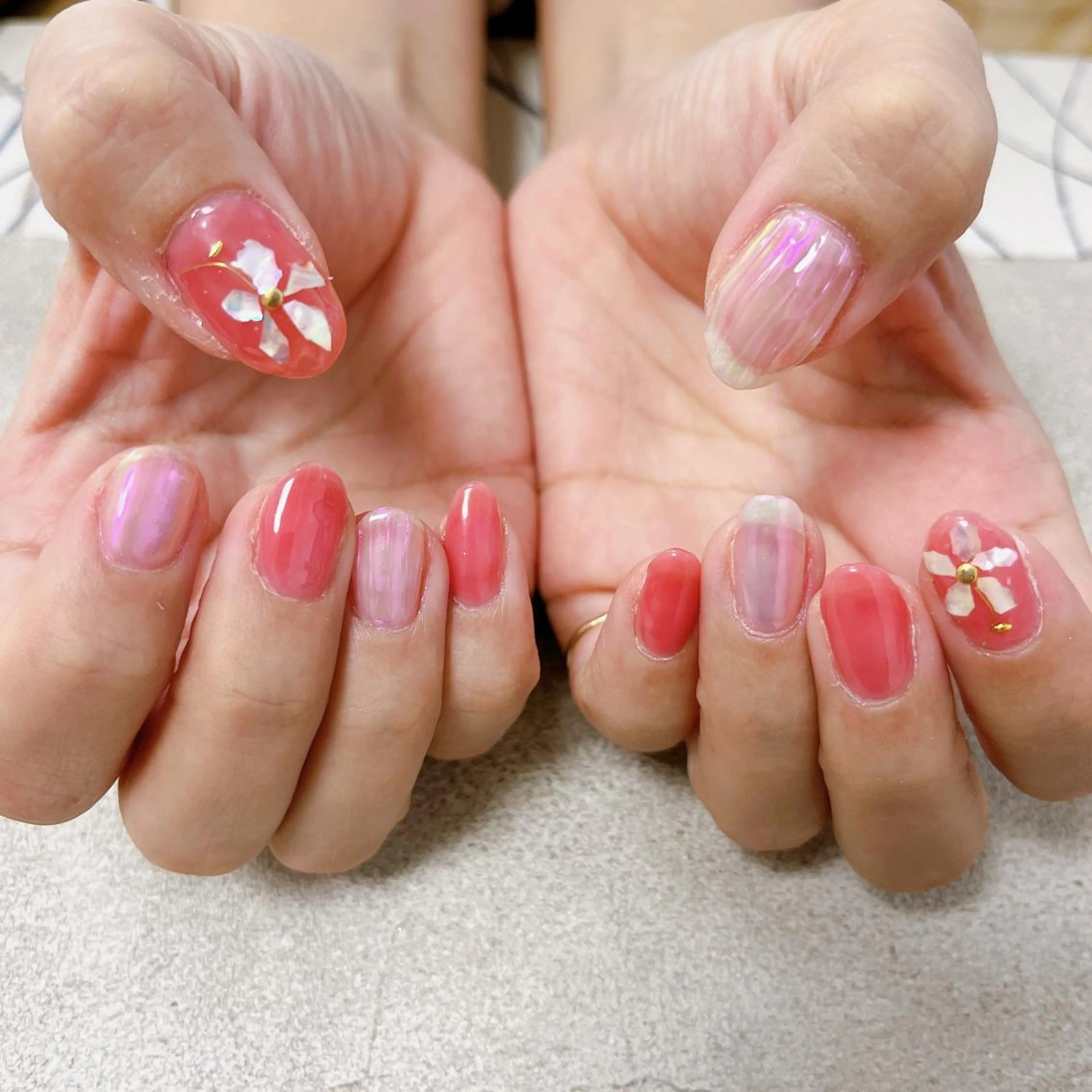 ネイル オーロラネイル フラワーネイル フットネイル フレンチネイル ジェルネイル mogunail &blowのネイルデザイン