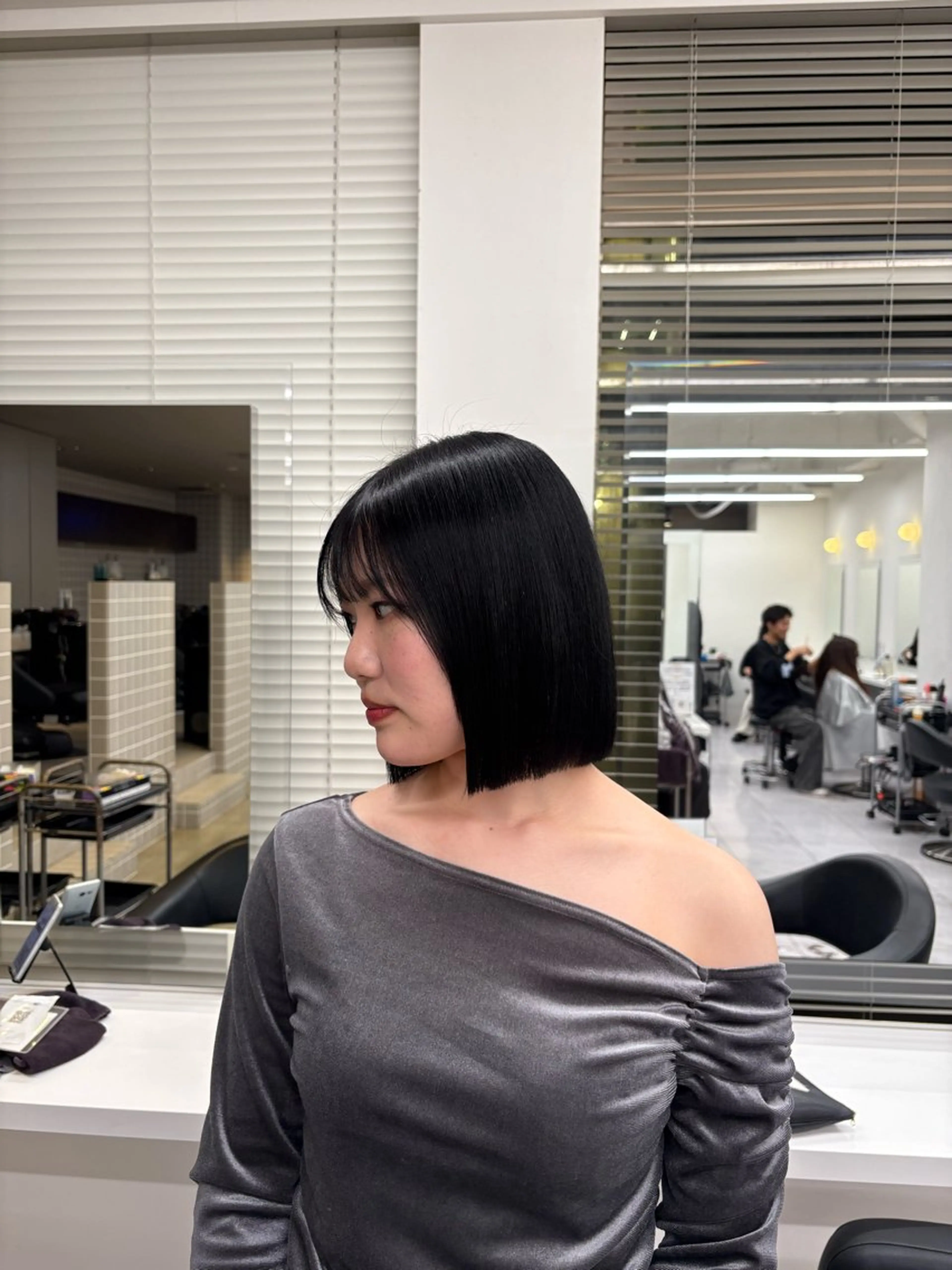 カラー カット ヘアカラー トリートメント 透明感ベージュ🤎 ナチュラルレイヤーのヘアスタイル