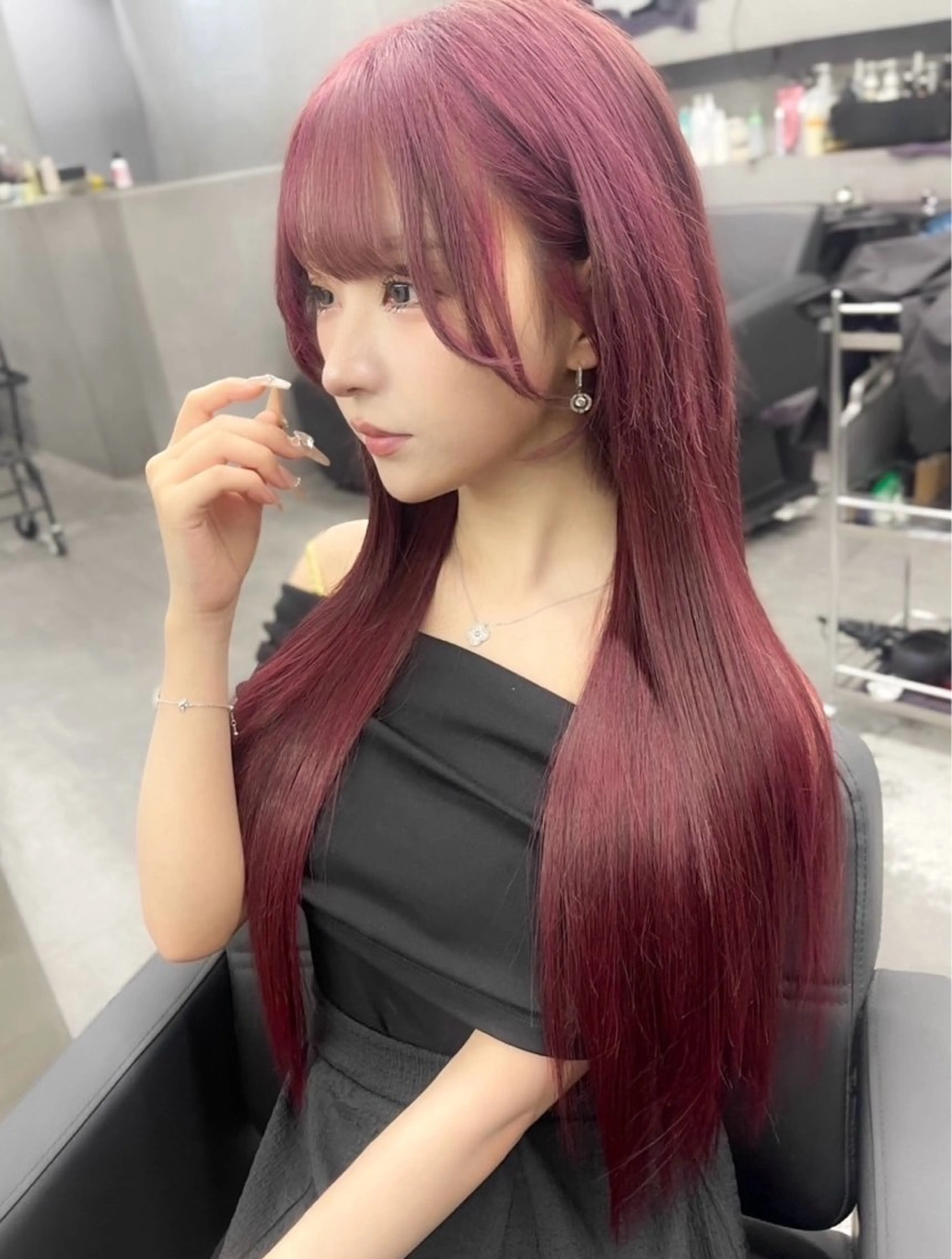 ロング ヘアカラー エクステ 紺エクステ デザインカラーのヘアスタイル