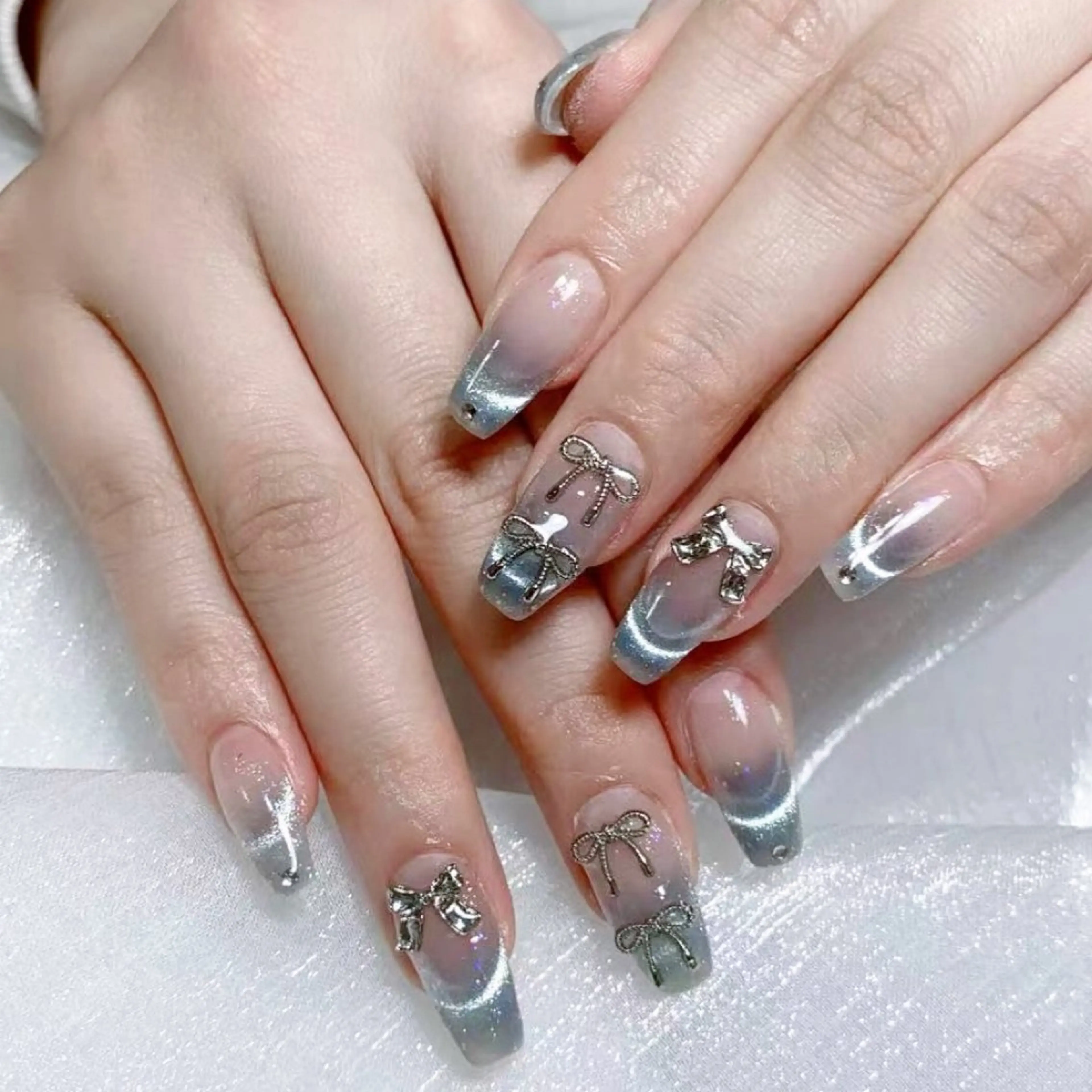 メンズ ネイル メンズ韓国風 アートネイル オーロラネイル ガーリー キラキラネイル Nail salon 木にいるのネイルデザイン