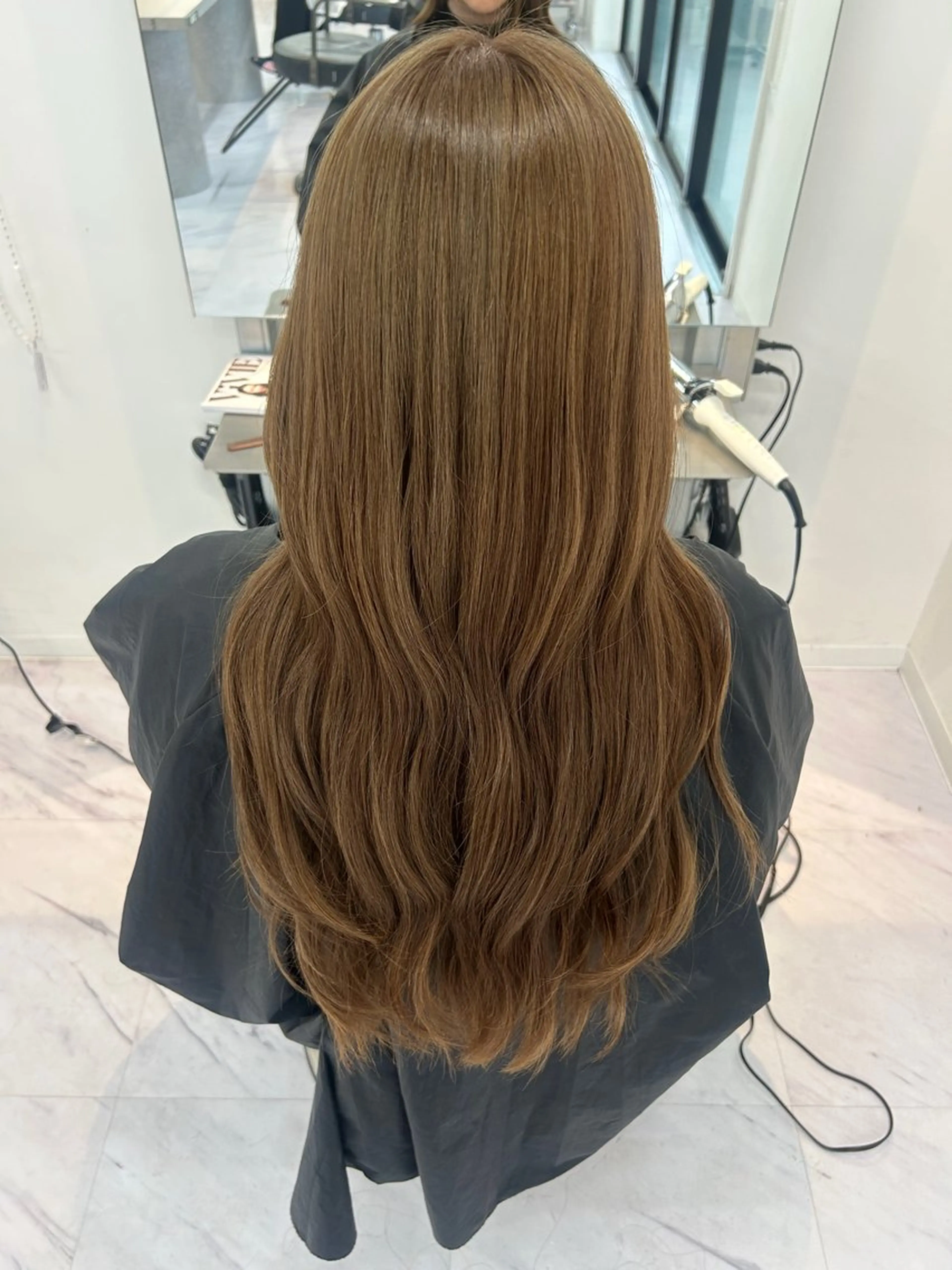 ロング カラー ベージュカラー ブリーチ ブラウンカラー 透明感カラー モカベージュ ヘアカラー VIVIE所属・【 ViVIE 】 とものその他イメージ