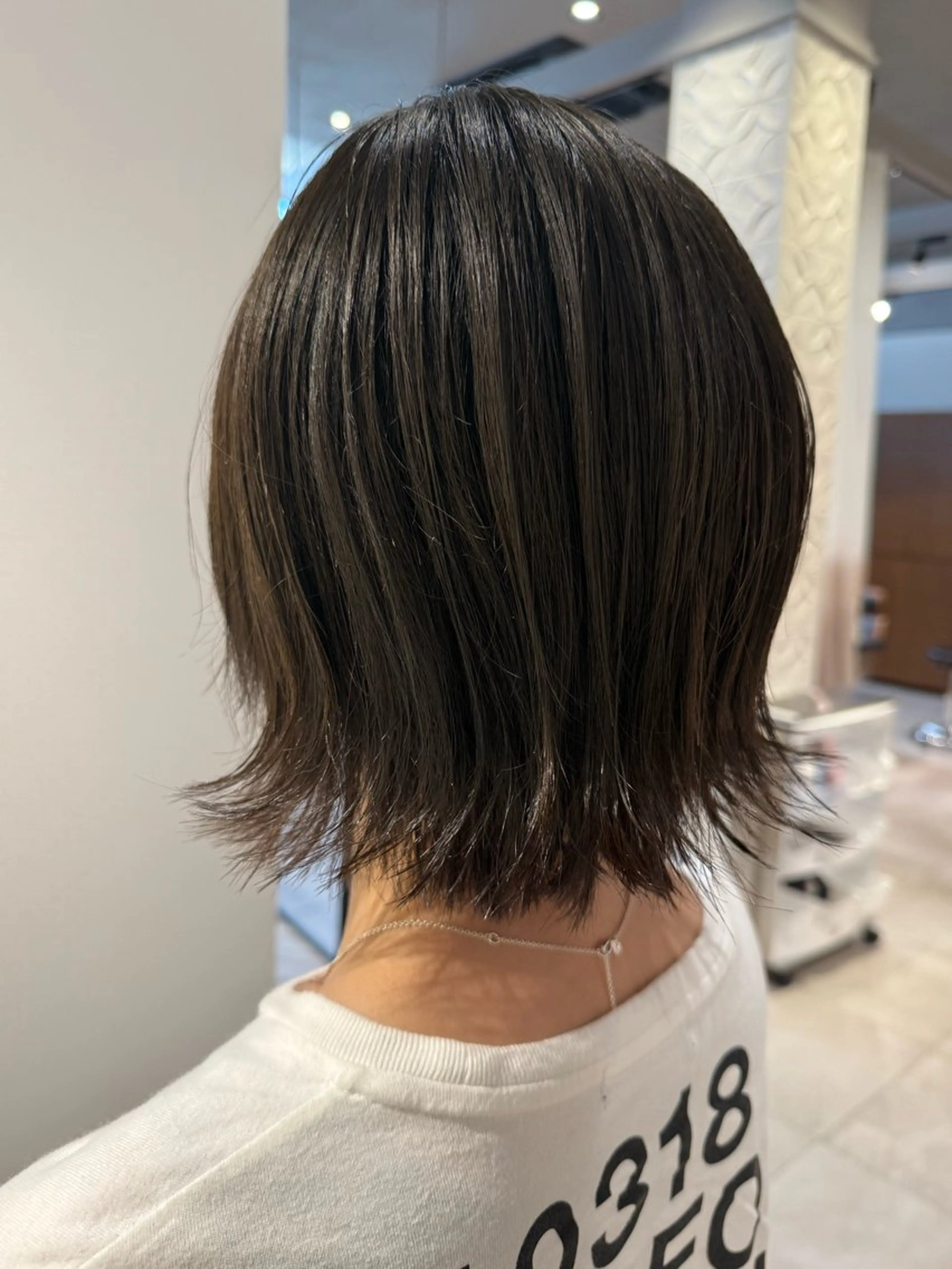 カラー ブリーチ 透明感カラー ダブルカラー グレージュ ブリーチなしカラー 長谷川 紗羅のヘアスタイル