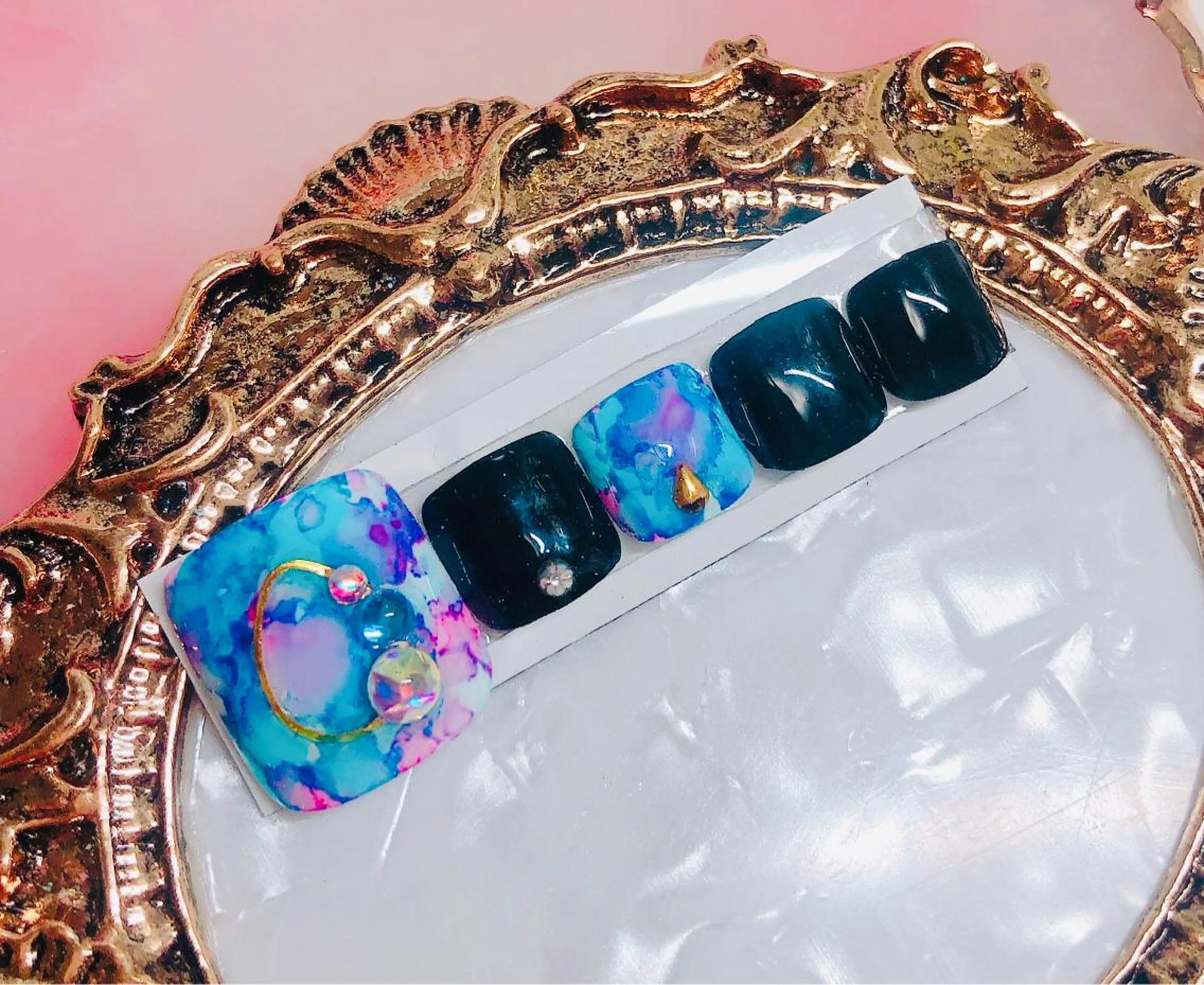 ネイル フットネイル フットネイル CROWN プライベートサロンのネイルデザイン