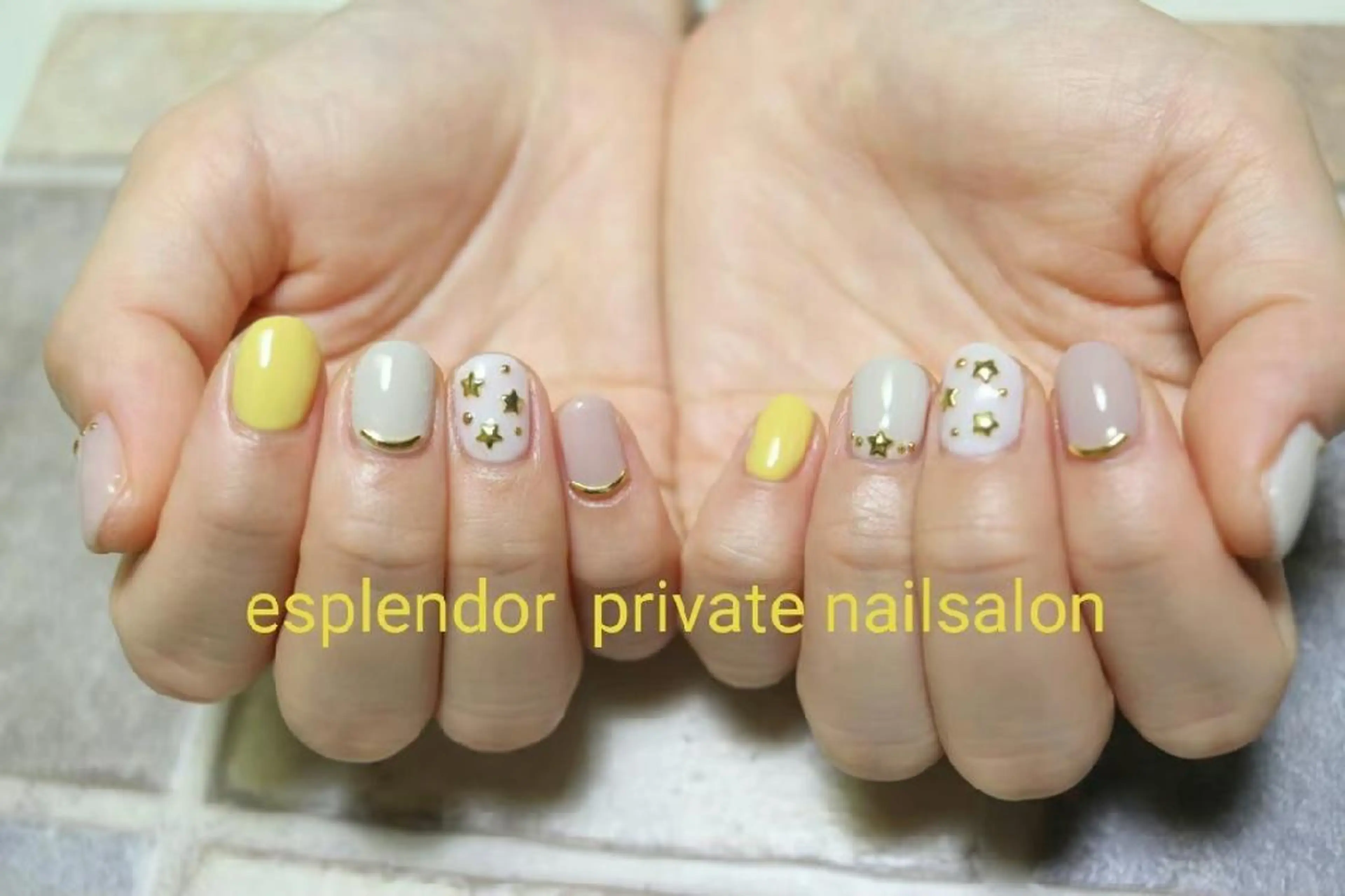 ネイル ニュアンスネイル シンプルネイル 黄色 esplendor  小野寺のネイルデザイン