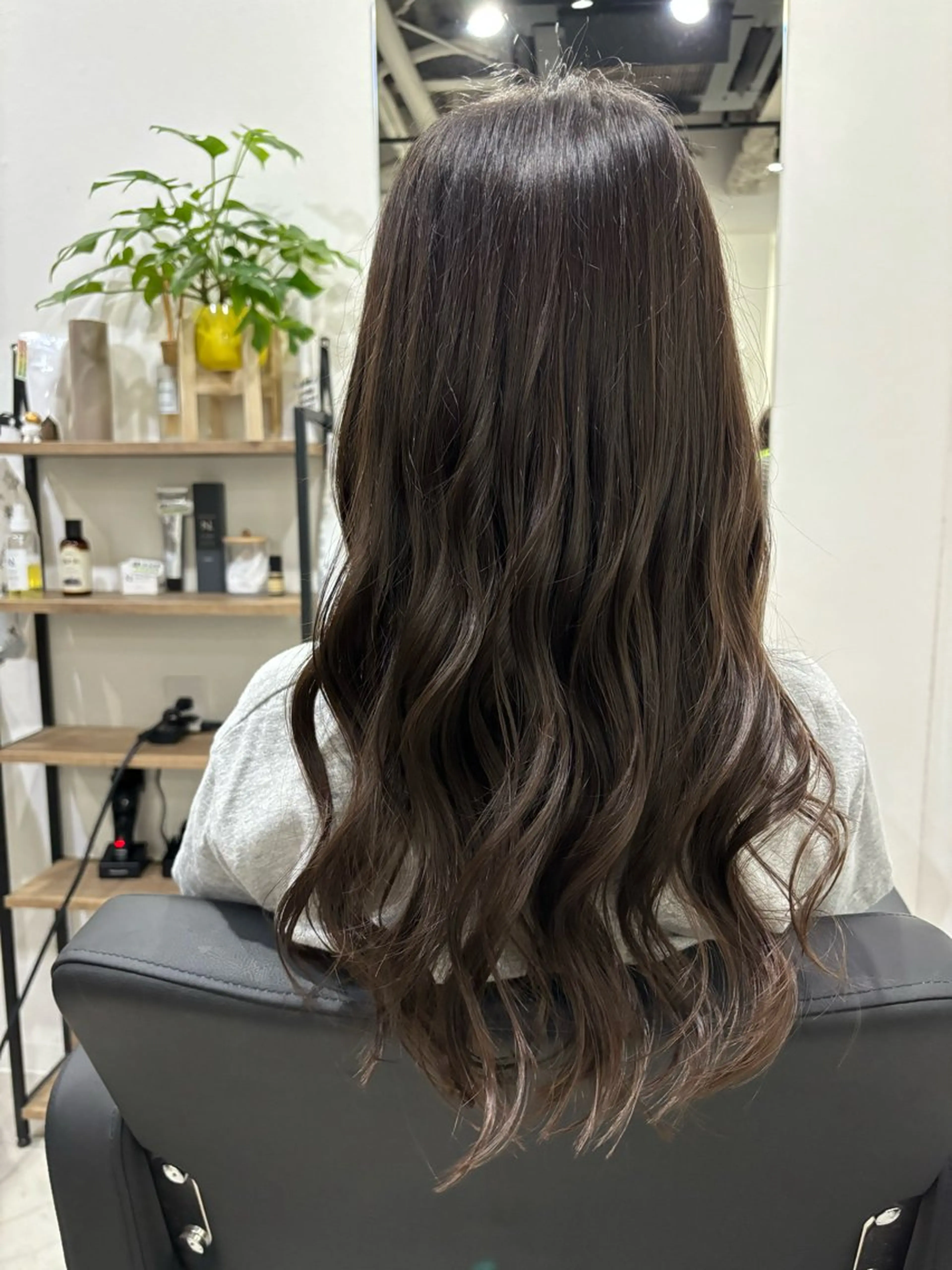 ロング 四至本 美裕のヘアスタイル