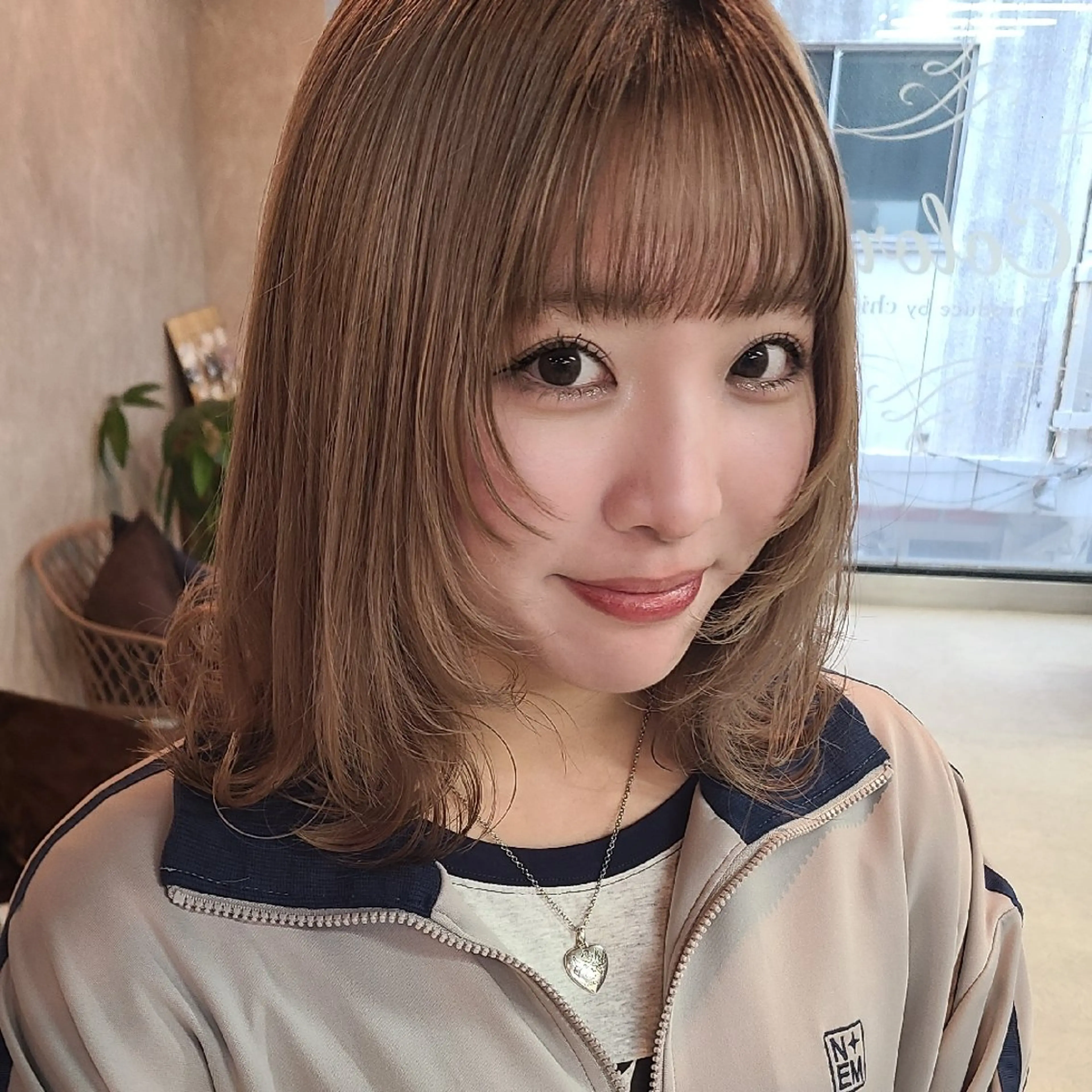 ミディアム レイヤーカット 似合わせカット 西田 理沙のヘアスタイル