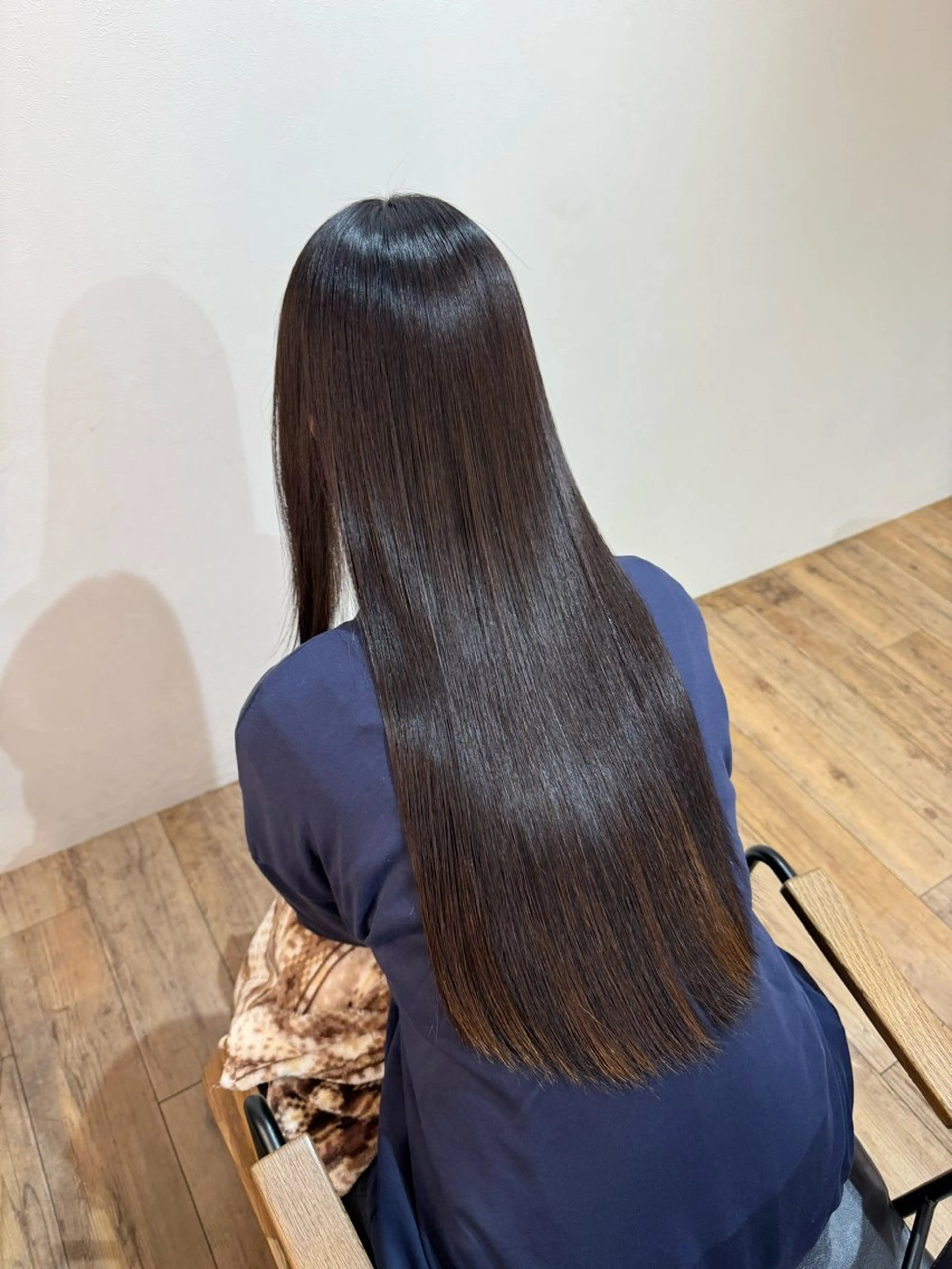 セミロング ヘアカラー トリートメント afloatkobe所属・美髪/髪質改善 川口凌弥のヘアスタイル