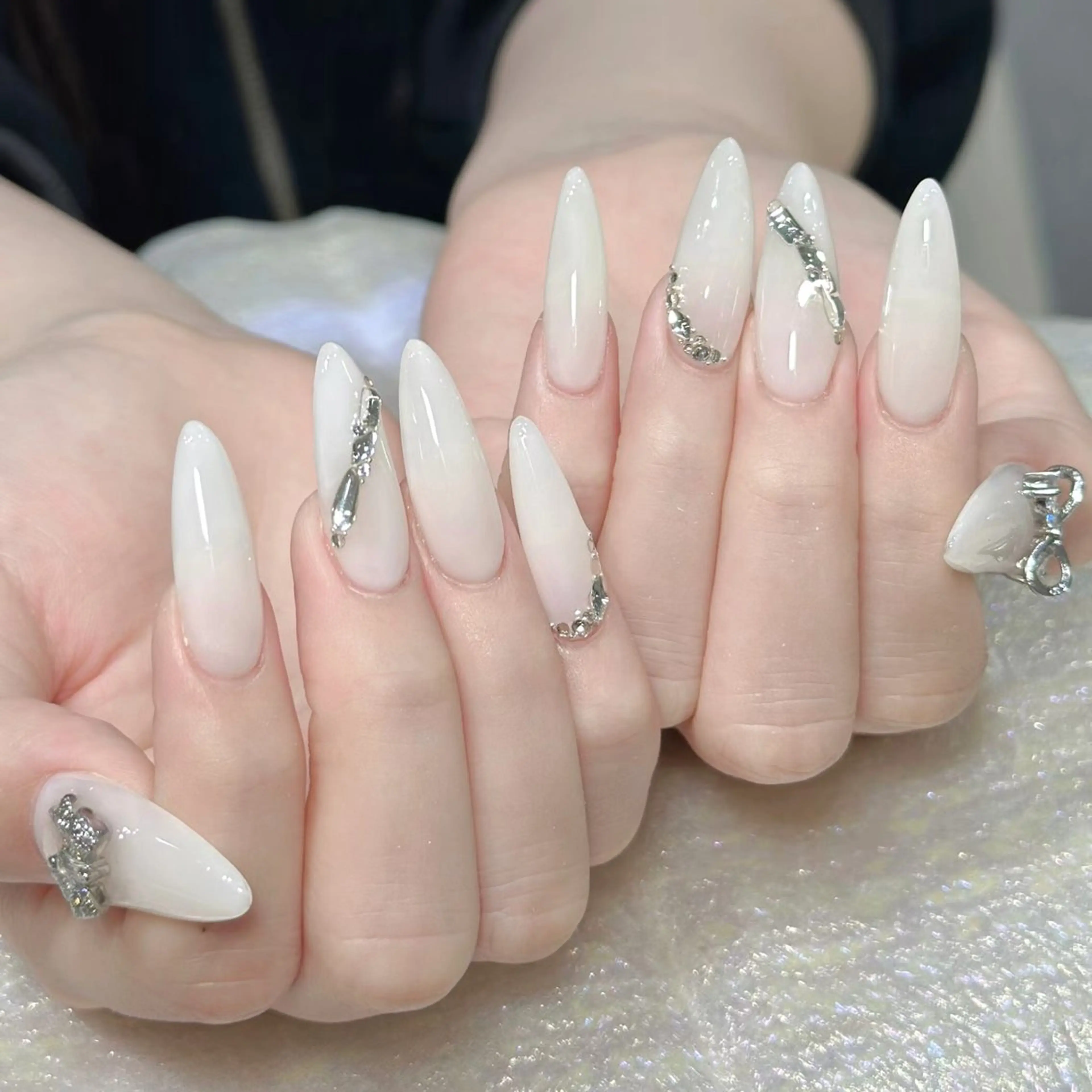 ネイル ハンドネイル Queens テイのネイルデザイン