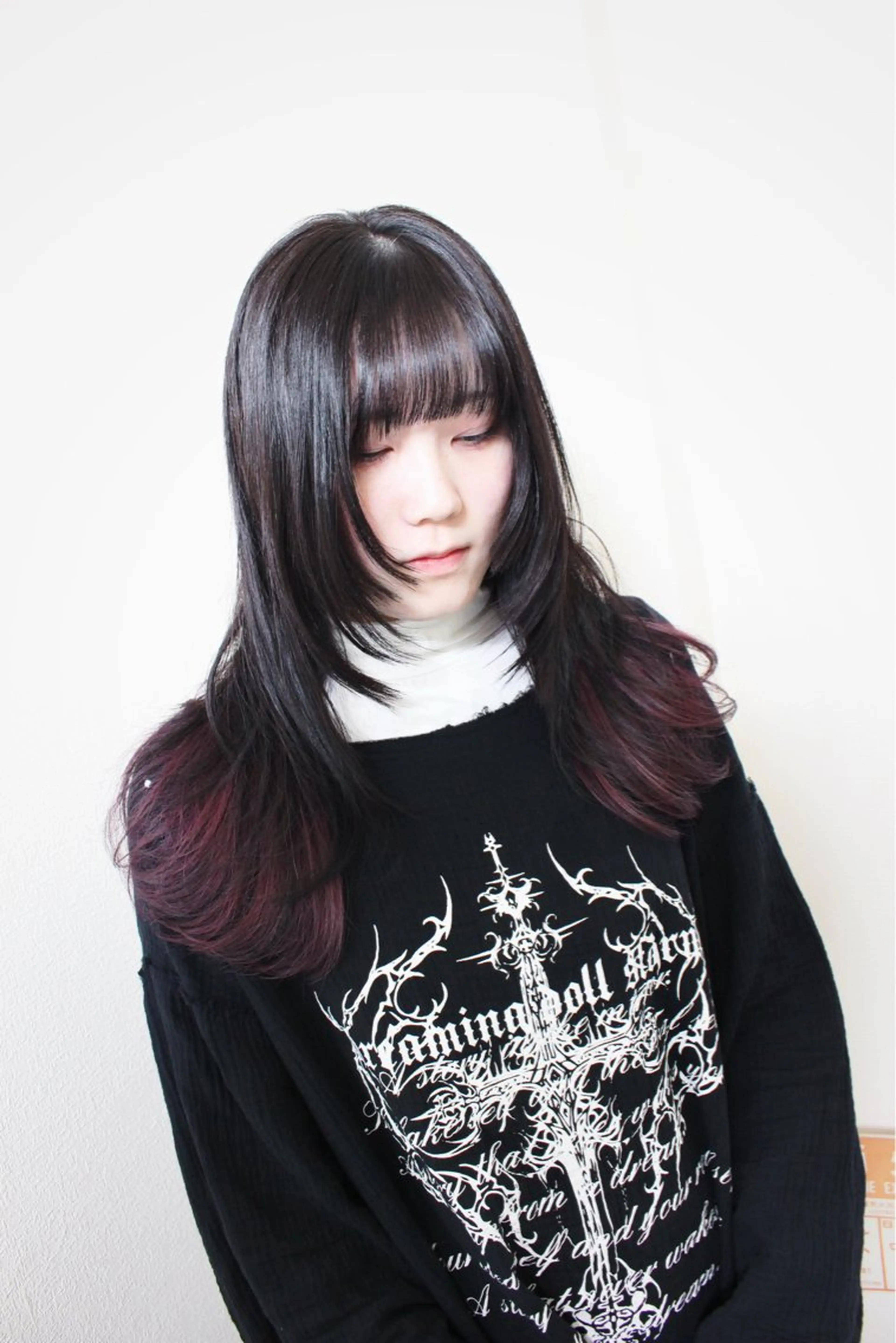 ロング カラー ブリーチ ピンクカラー ピンクパープル パープルカラー レイヤーカット カット ヘアカラー 土居 正季のヘアスタイル