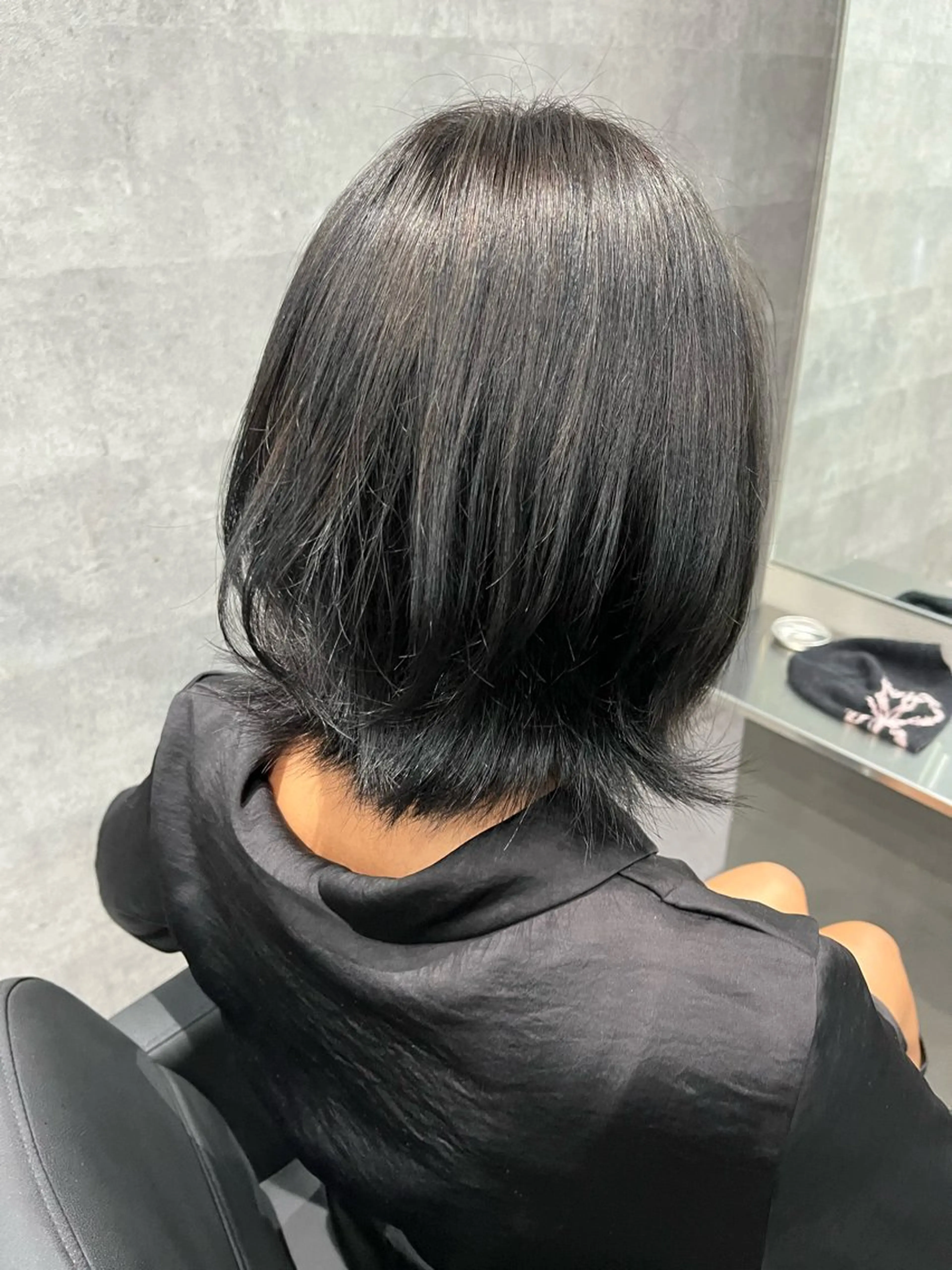 カラー 黒髪 ブルーカラー ブルーブラック 透明感カラー 椙山 沙南子のヘアスタイル