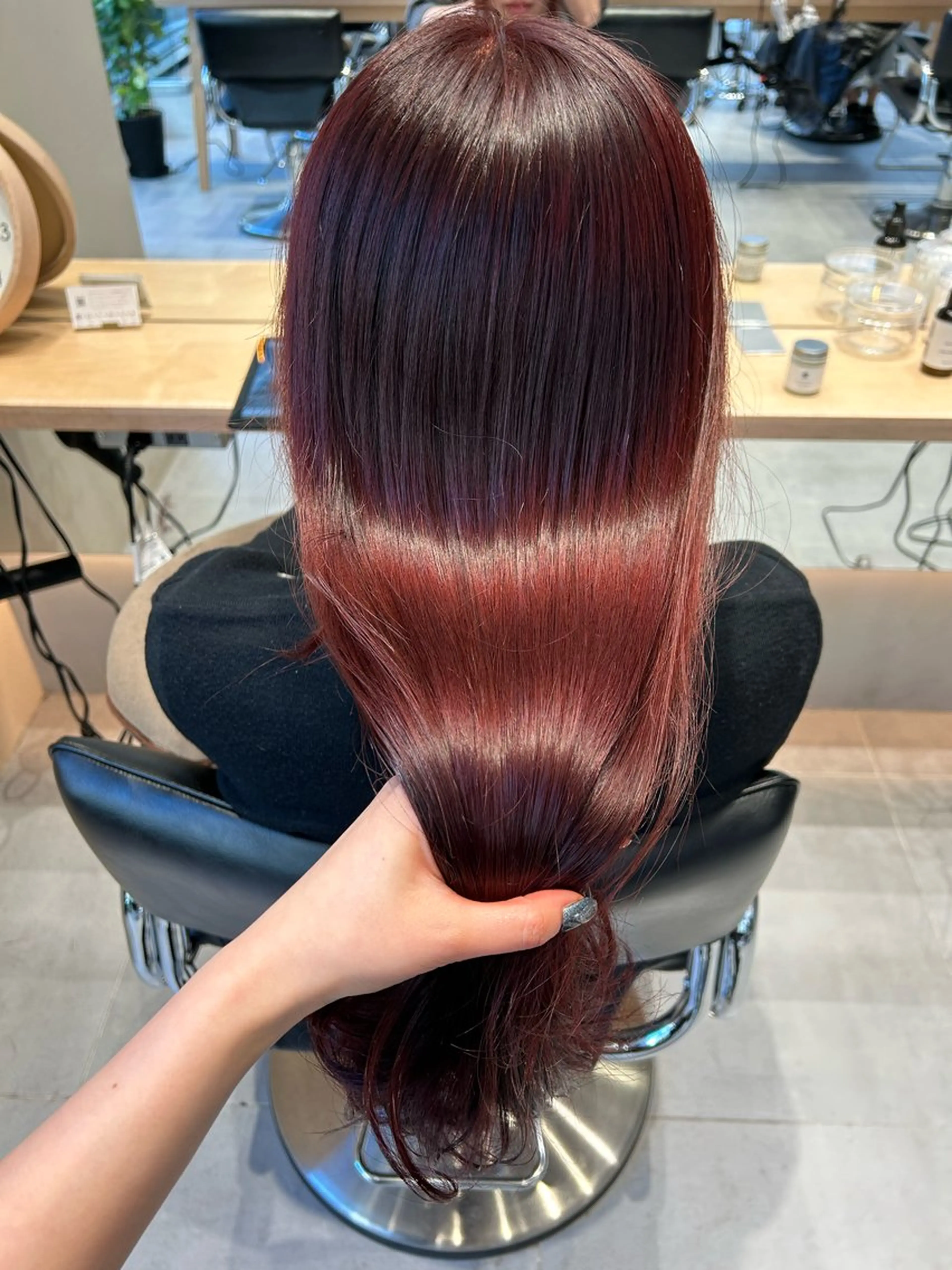 ロング カラー ボルドーカラー トリートメント ヘアカラー トリートメント ヘアセット 垢抜け/レイヤー /艶カラー🪼風香のヘアスタイル