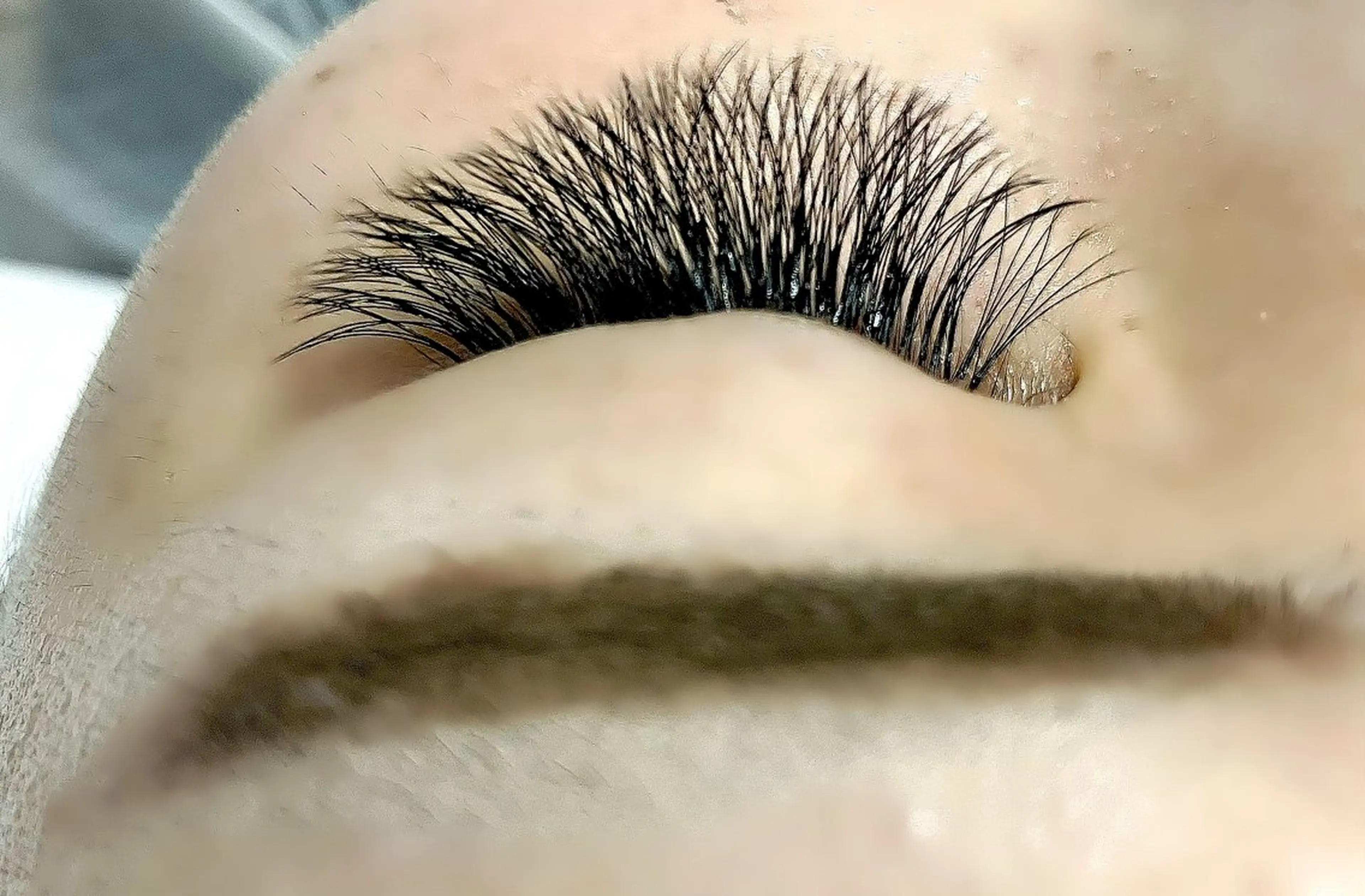 【美容液コーティング付き】♦️ボリュームラッシュ🌈300本❤️🔥 LEDグルーに変更無料‼️の写真