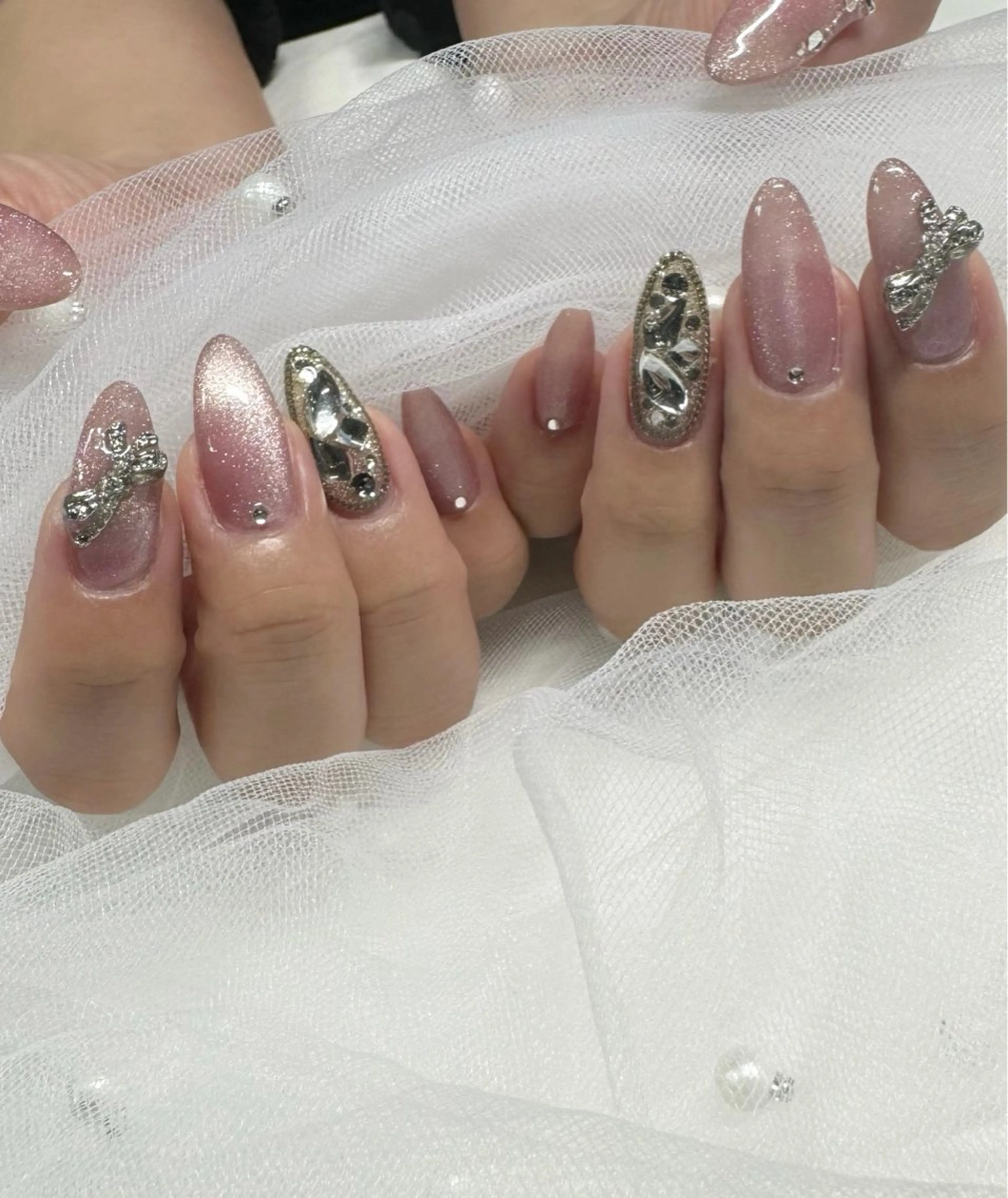 ネイル リボン 東 千夏のネイルデザイン