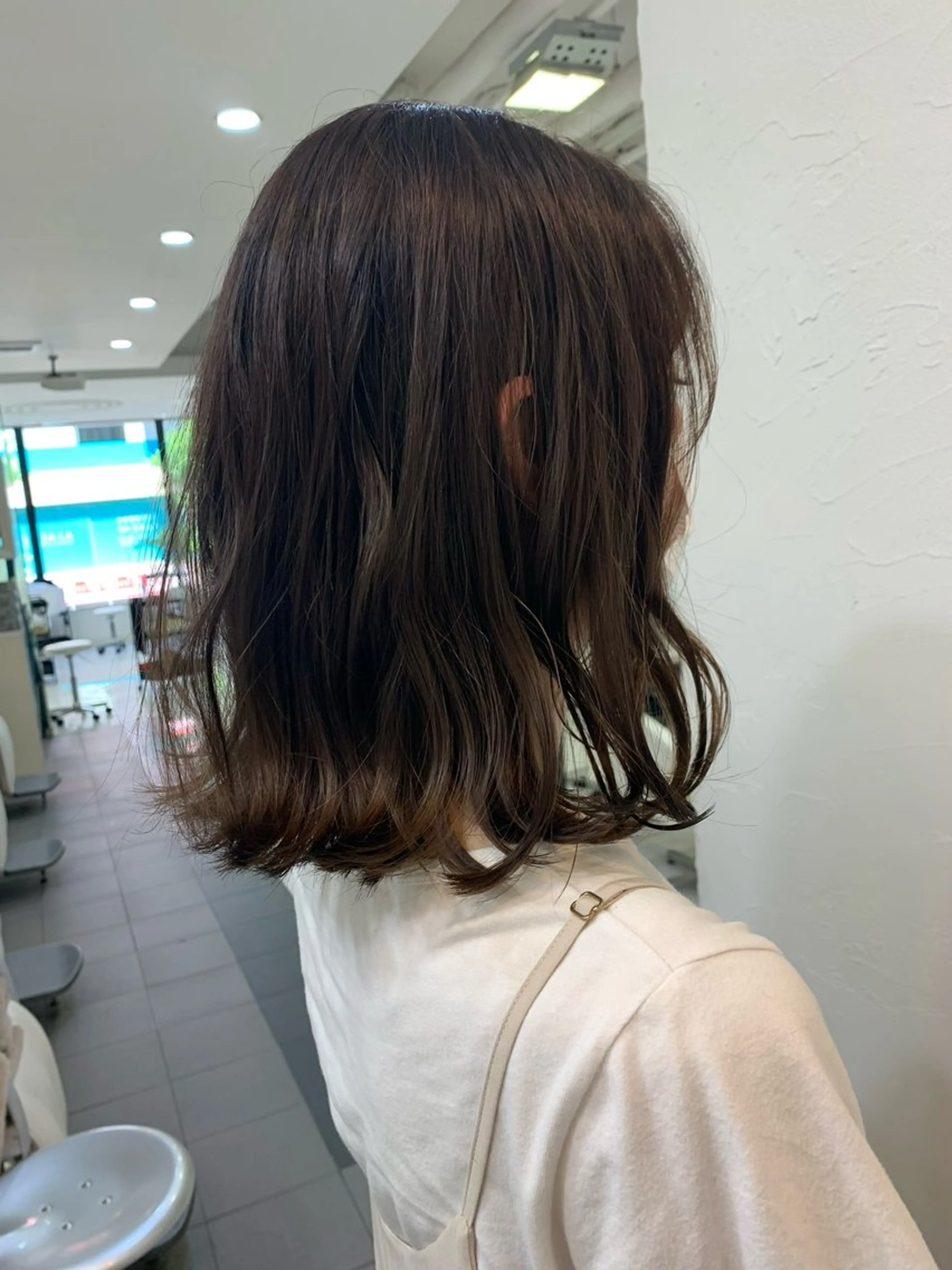 ミディアム 切りっぱなしボブ ボブ CHIC 岩下真衣のヘアスタイル