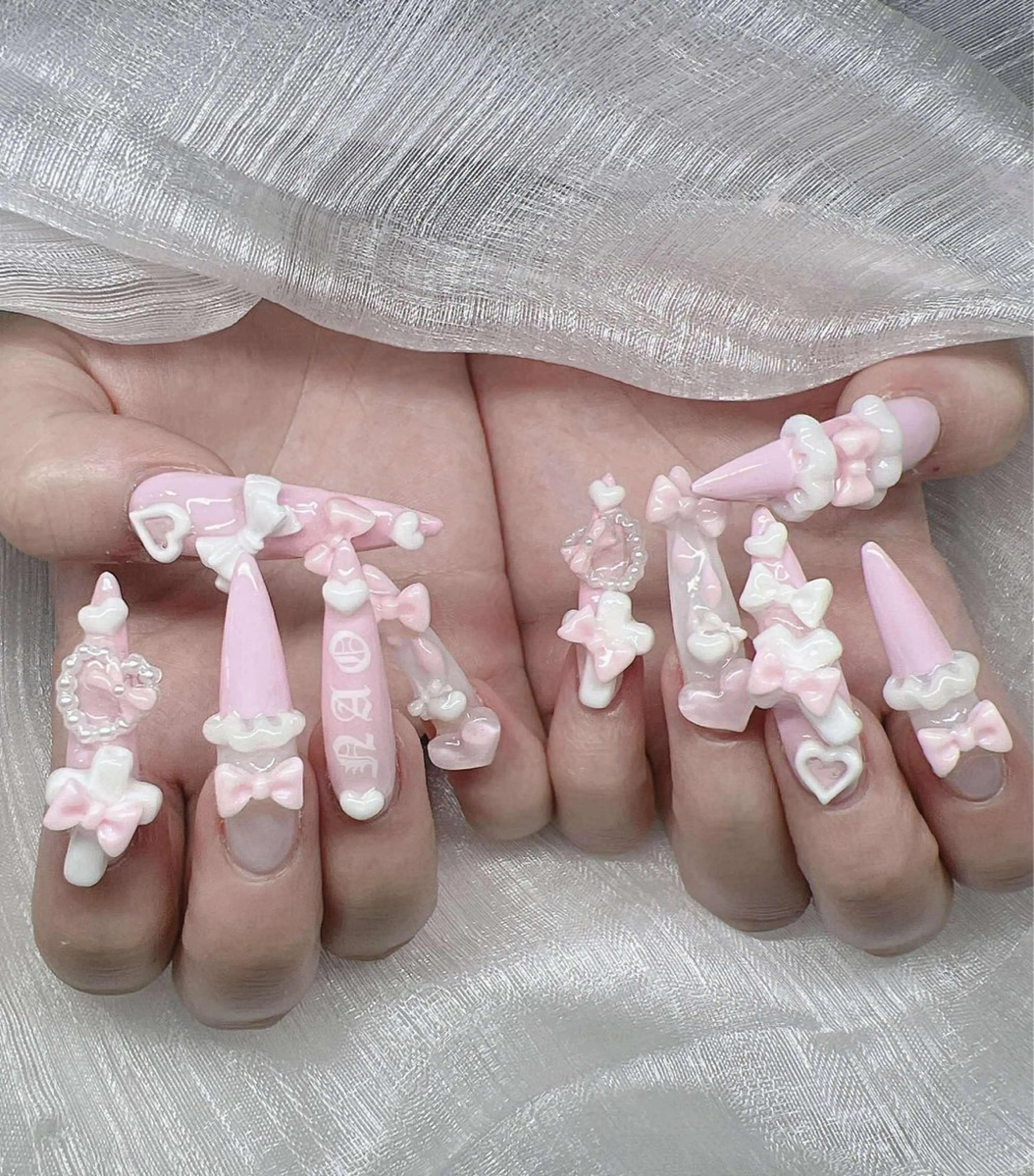 ネイル 長さ出し グラデーション 卒業式 キラキラネイル マグネットネイル ハンドネイル Lee Nailsのネイルデザイン