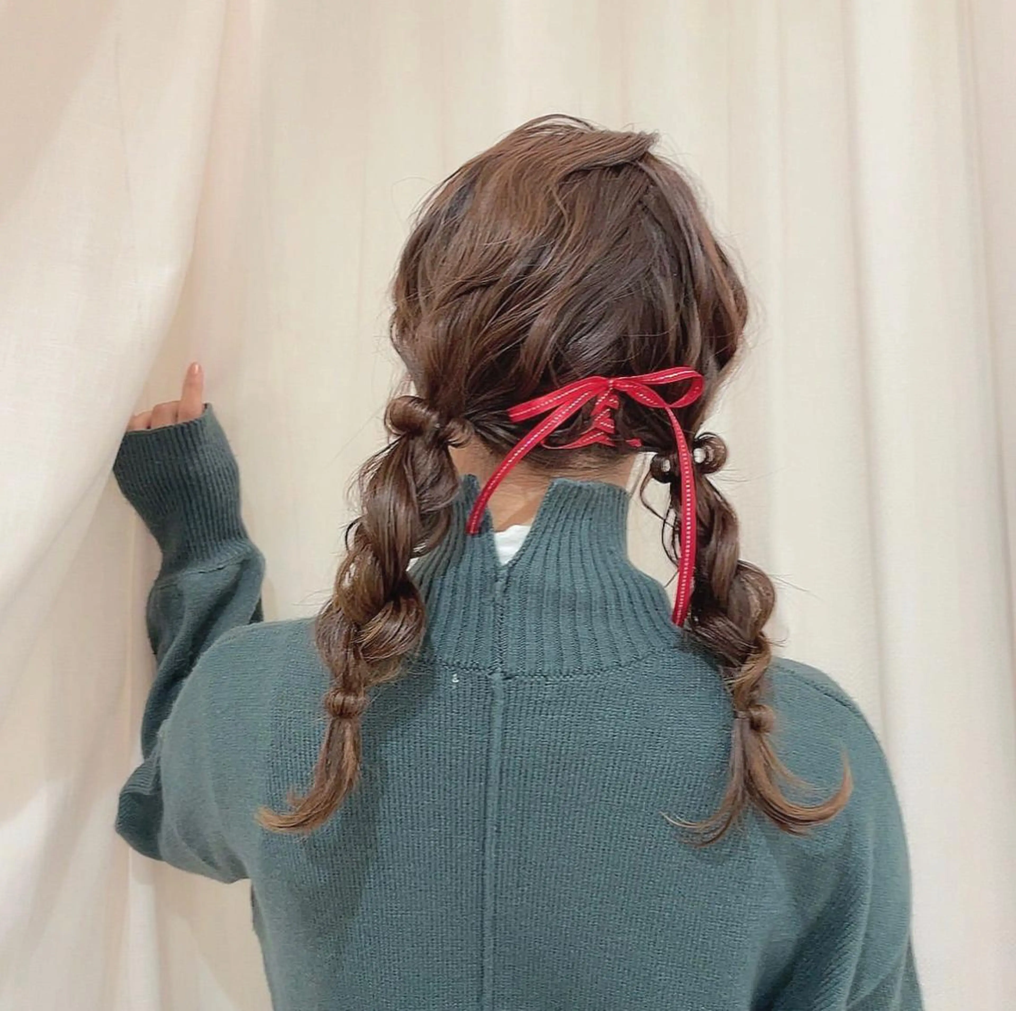 セミロング ヘアアレンジ ヘアセット miwa♡暖色カラー 盛れる顔周り.ヘアメのヘアスタイル