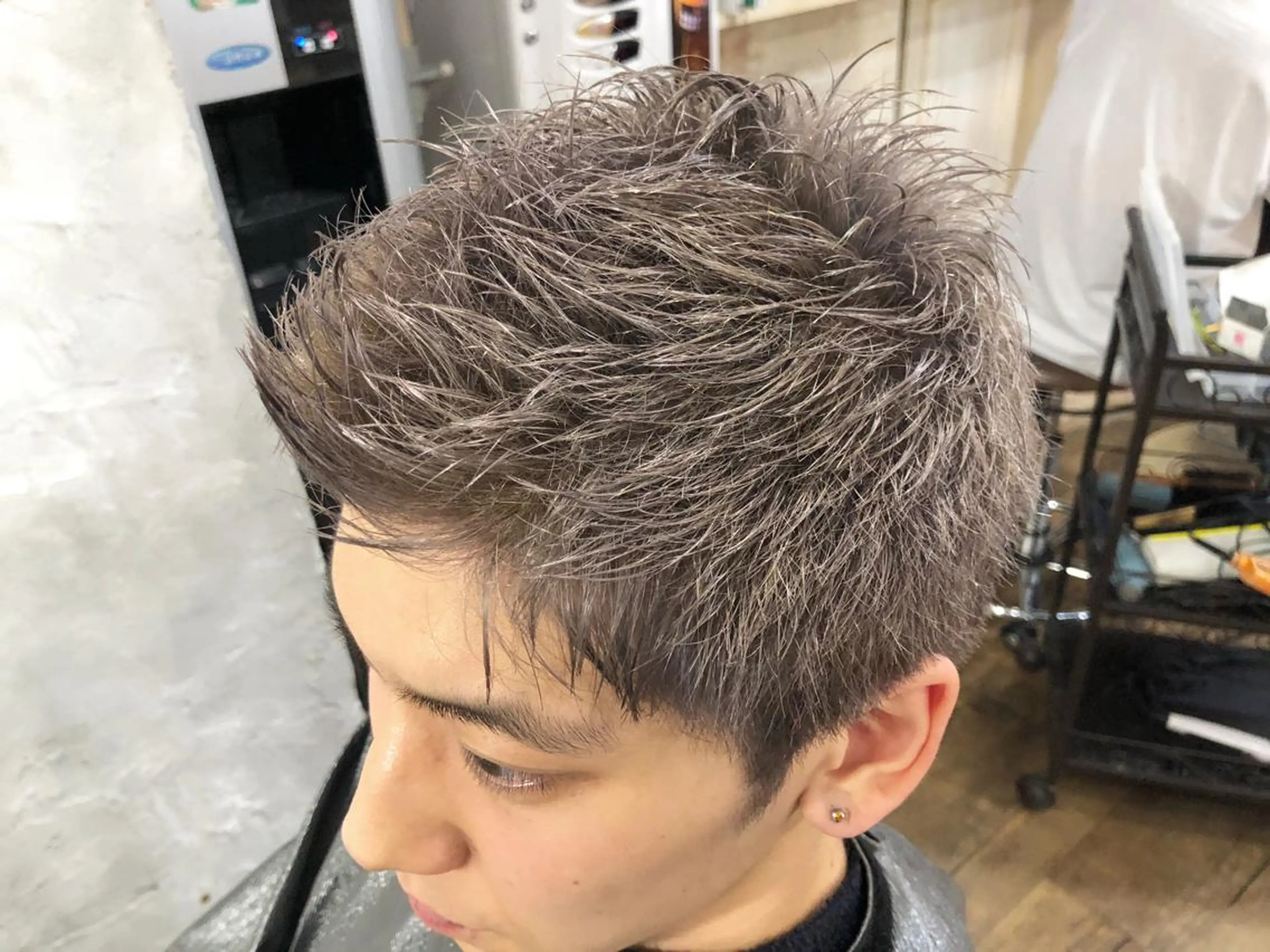 ショート カラー ヘアアレンジ ヘアカラー トリートメント 遠藤 拓馬のヘアスタイル