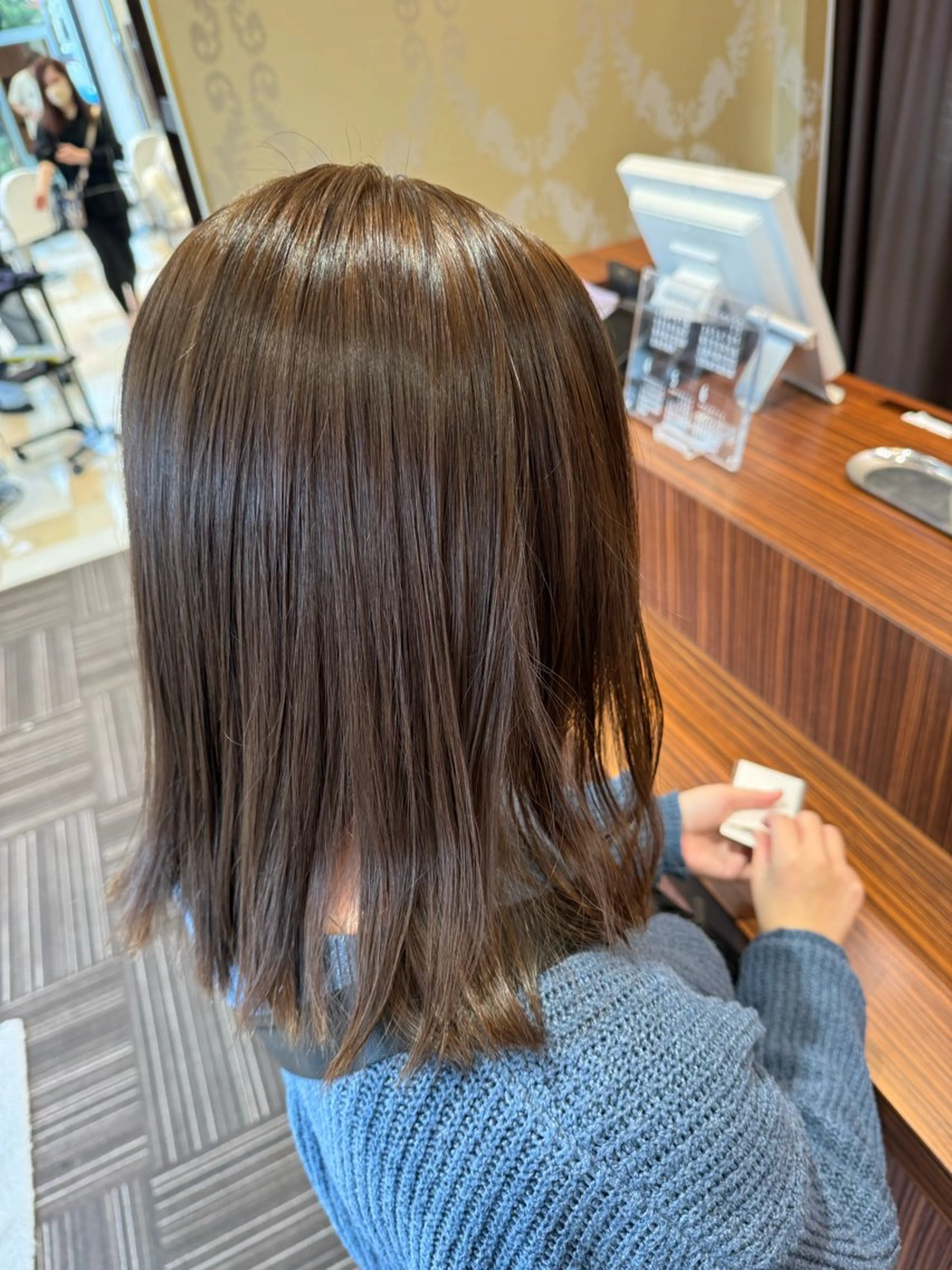 セミロング カラー 中根 沙千野のヘアスタイル