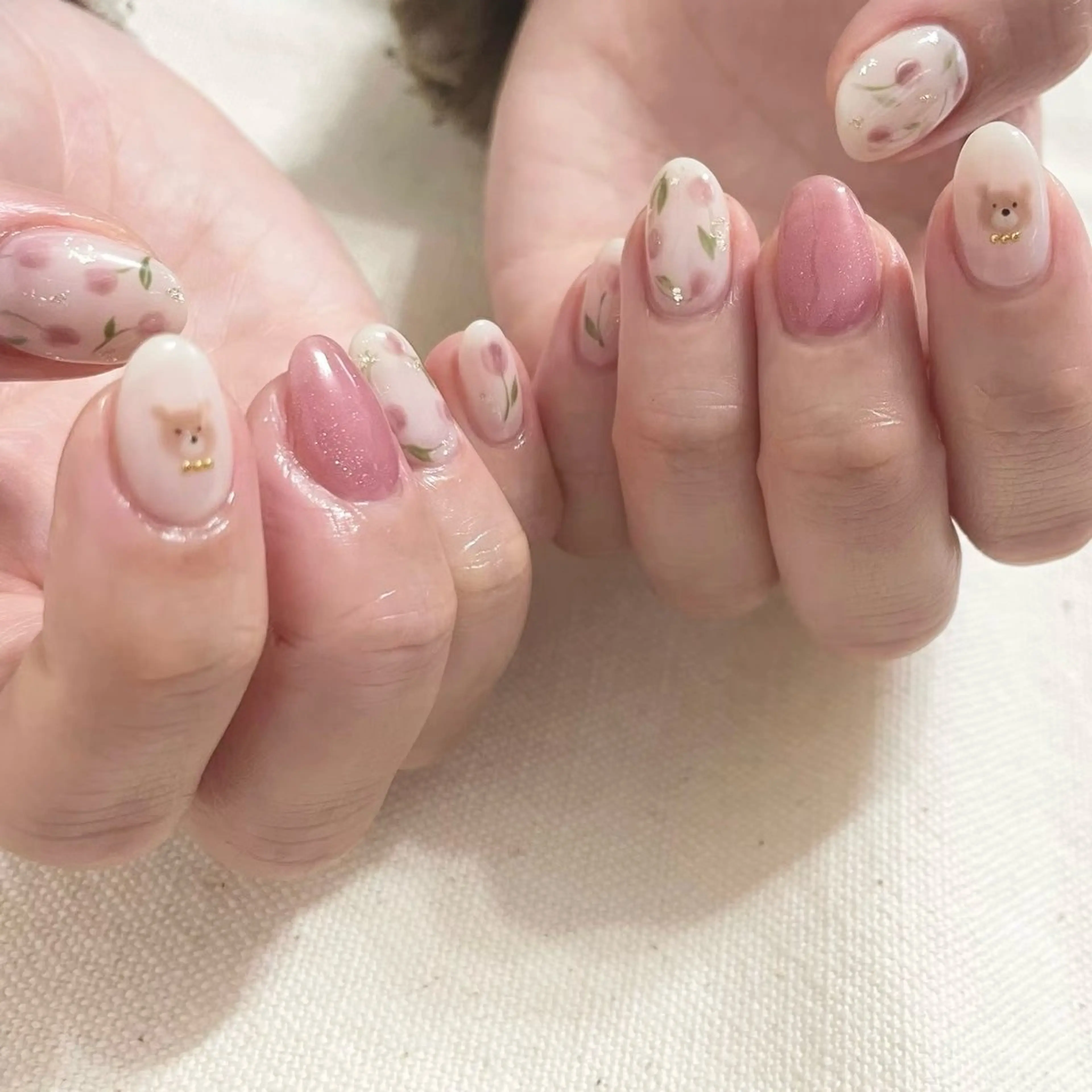 ネイル フラワーネイル ガーリー ピンク ショートネイル ハンドネイル usagi nailのネイルデザイン