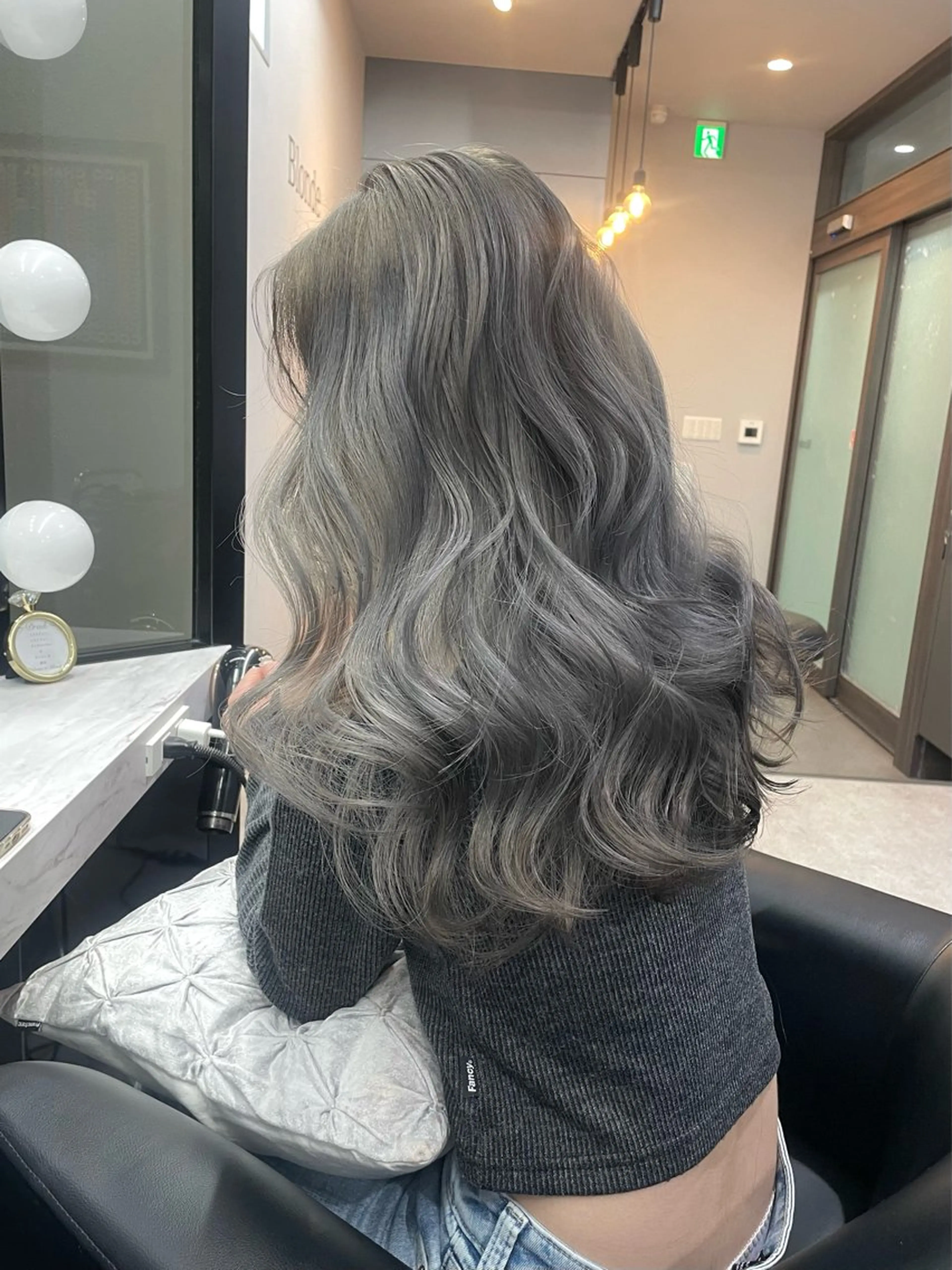 ロング カラー アッシュ ブリーチ グレージュ ヘアカラー Blonde nagoya sakae所属・岡留 愛美のヘアスタイル