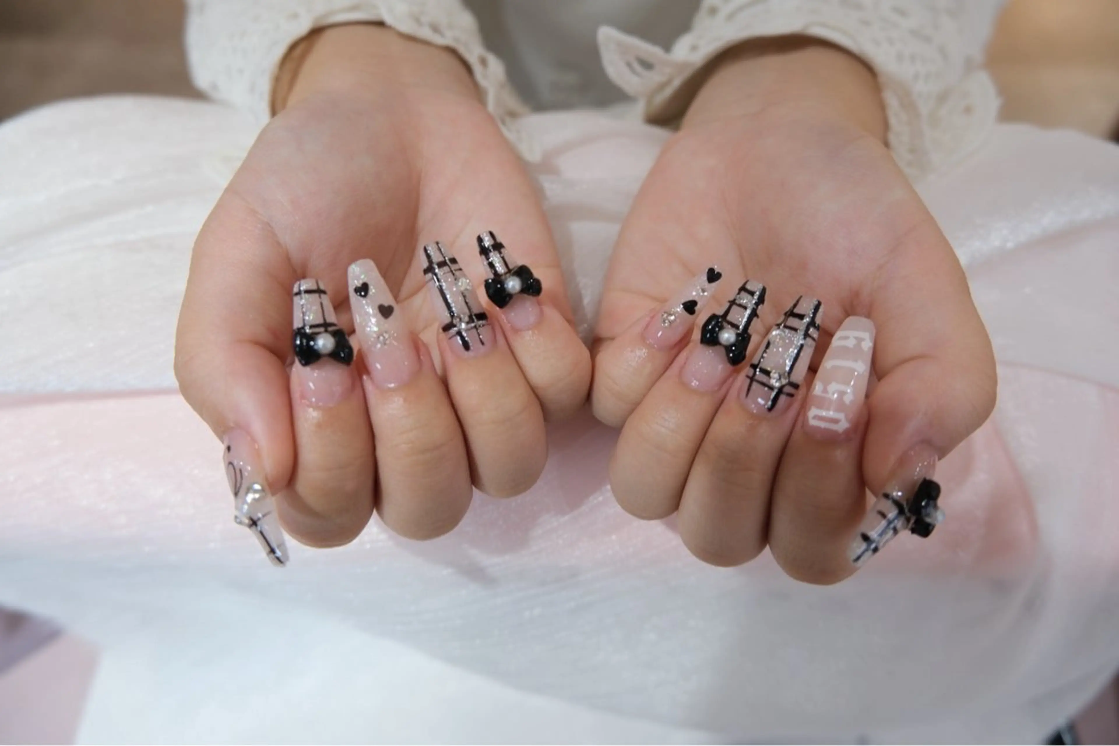 ネイル ハンドネイル T.Lee Nail Lilyのネイルデザイン