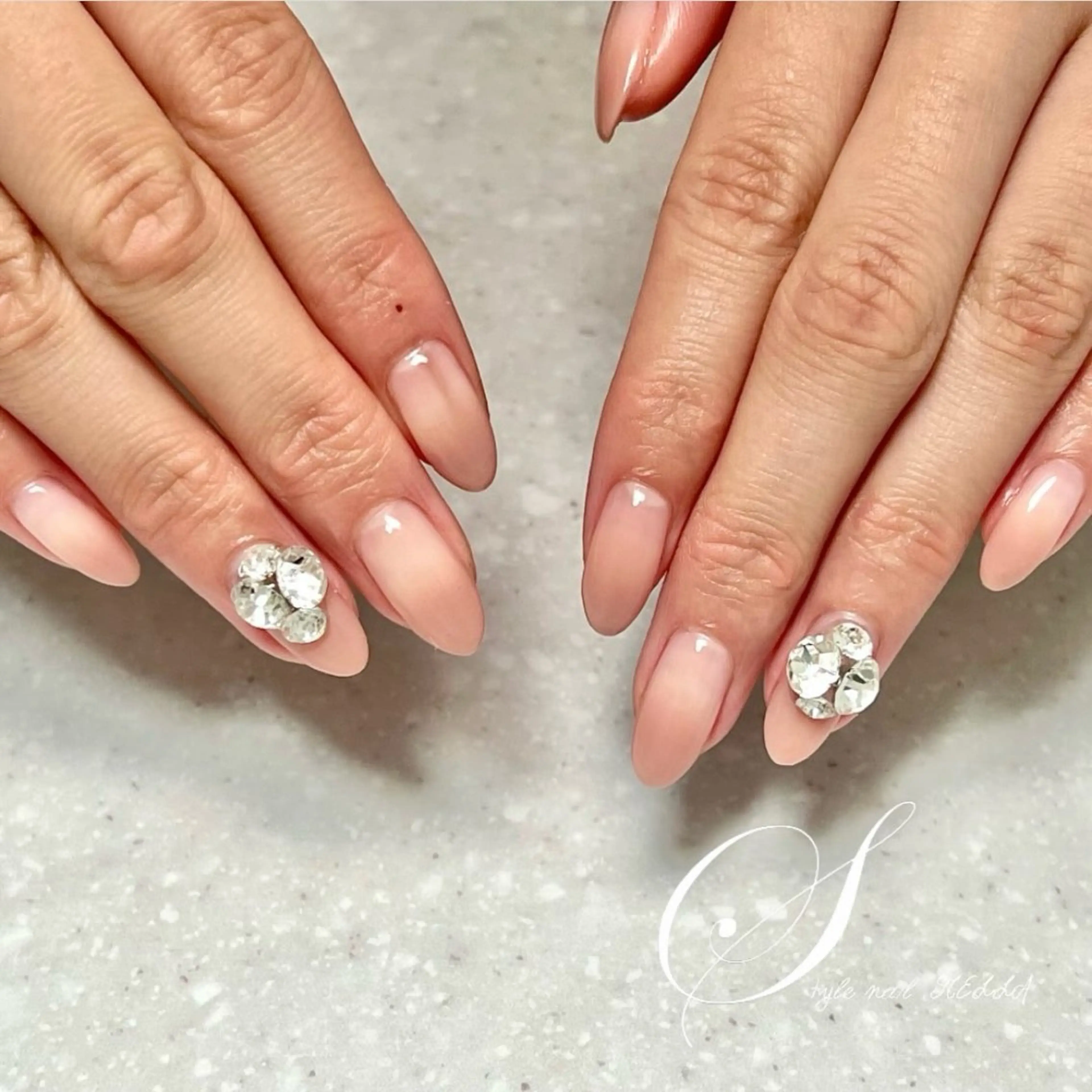 ネイル グラデーション ハンドネイル ステラ marikominoのネイルデザイン