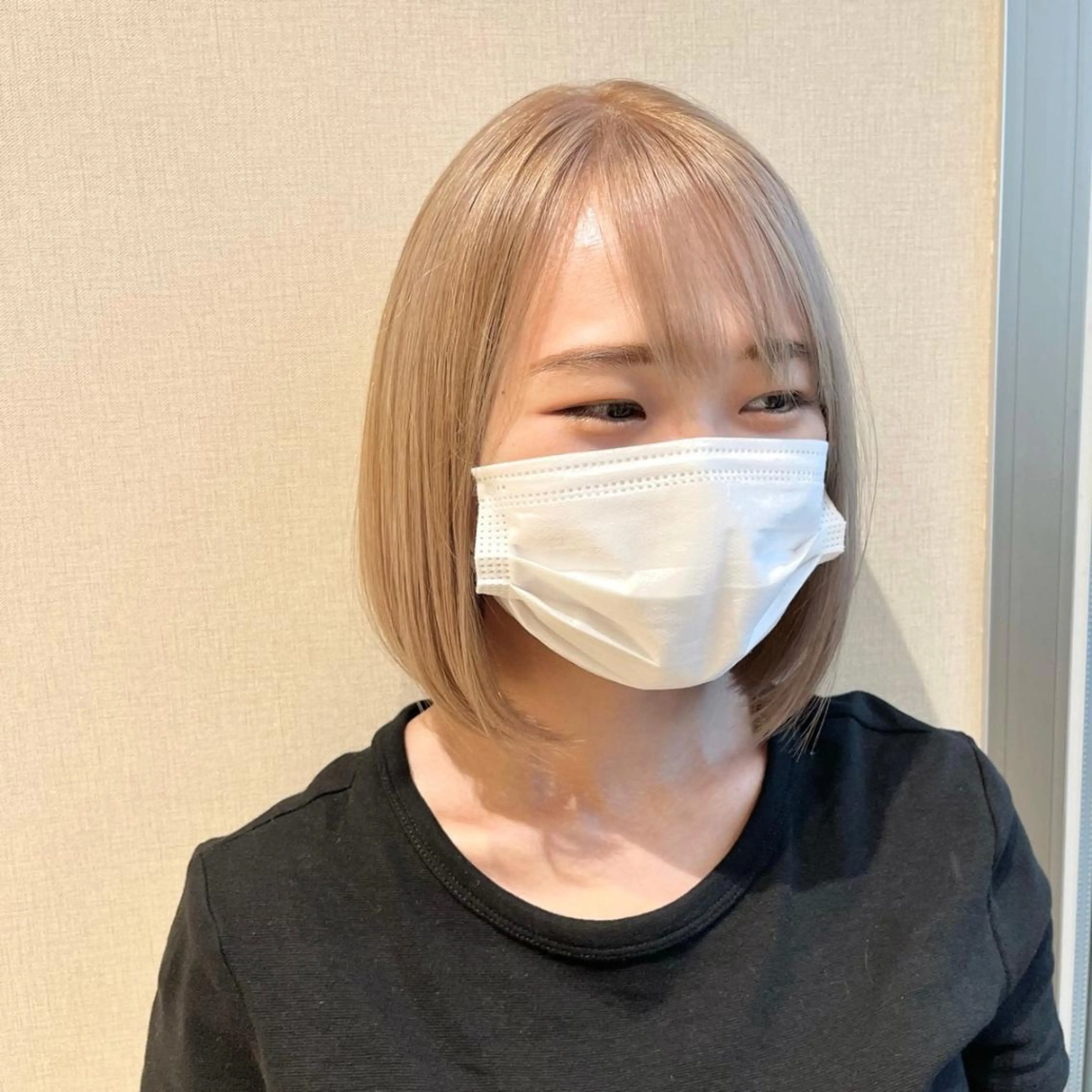 カラー ベージュカラー ミルクティーベージュ ヘアカラー 堀結香/顔まわり レイヤー/蒲生四丁目のヘアスタイル