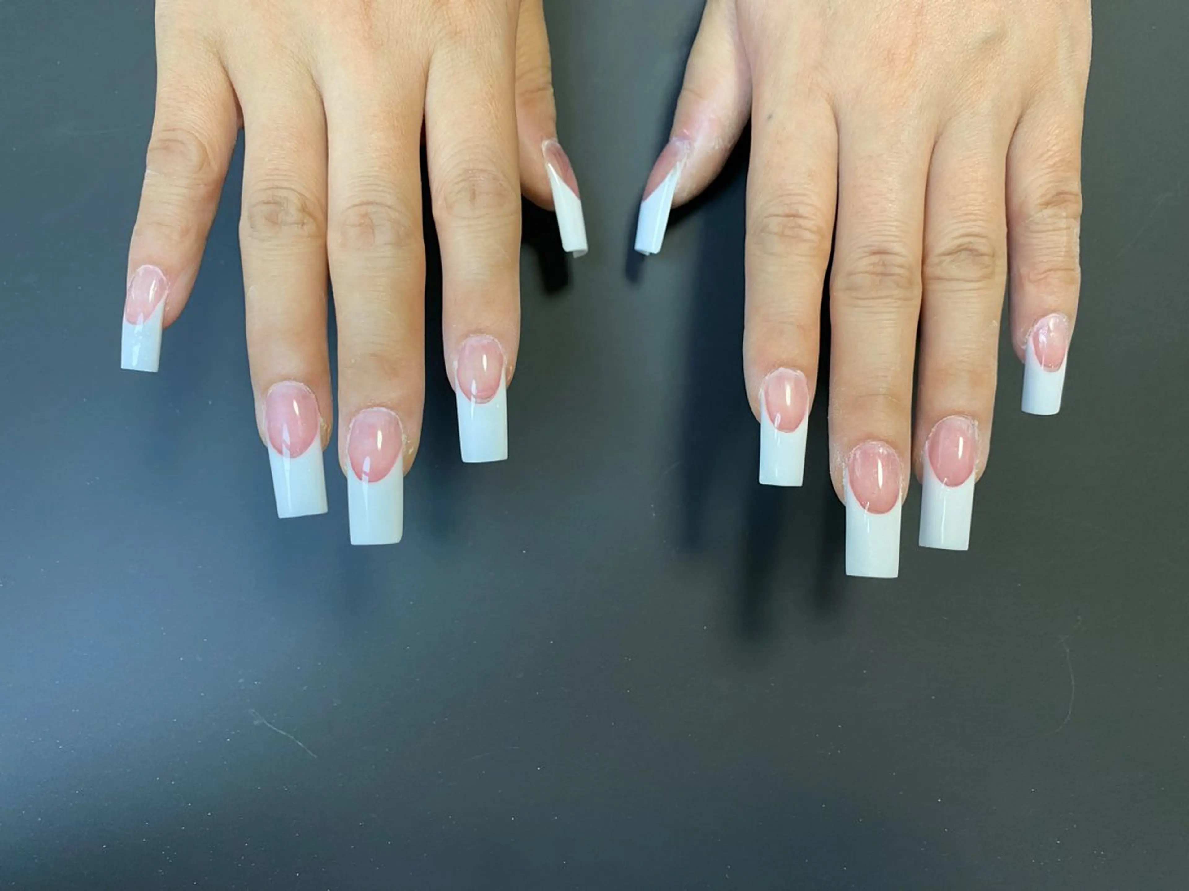 ネイル フレンチネイル スカルプネイル ハンドネイル akita kazumiのネイルデザイン